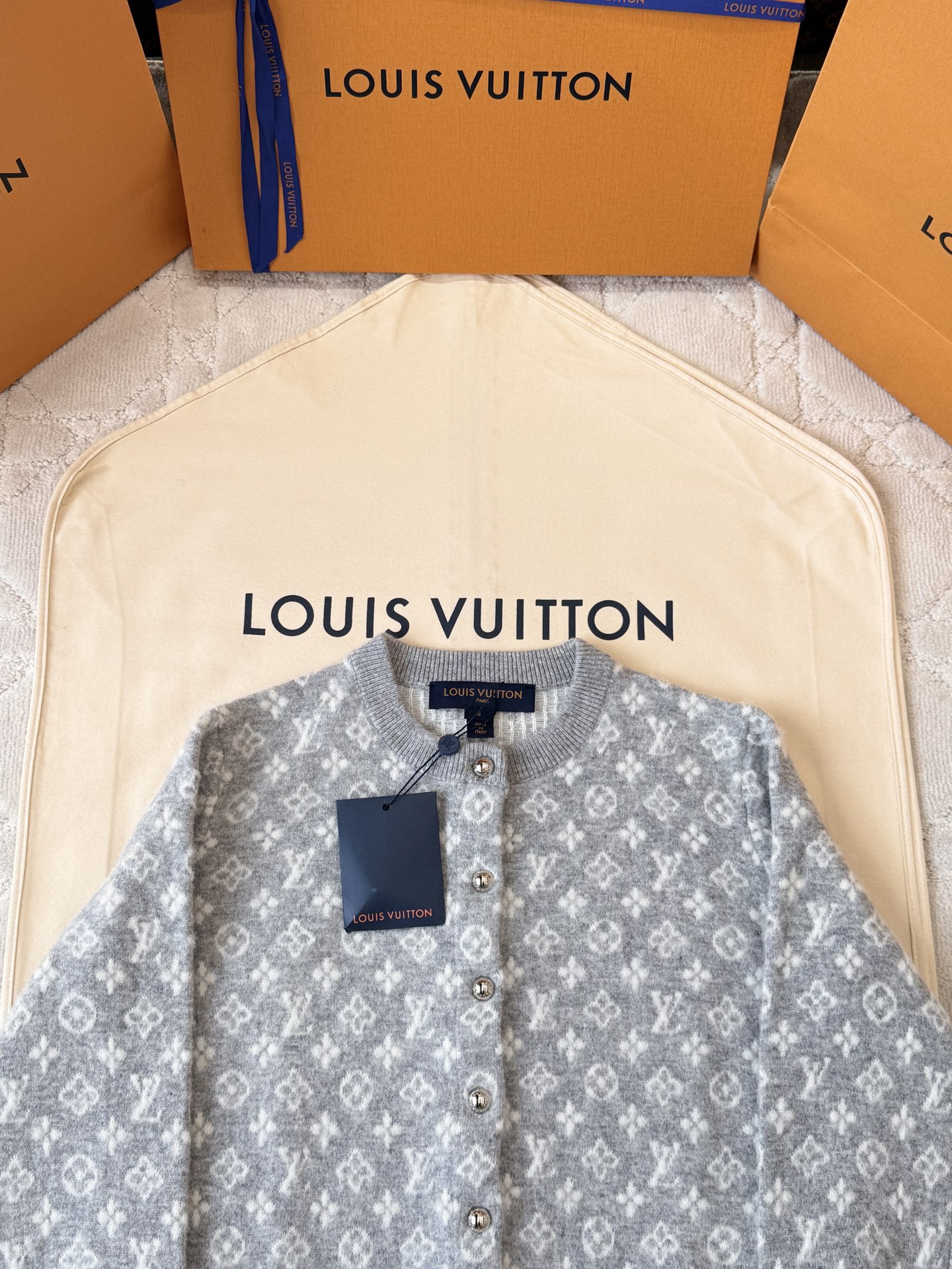 루이비통 25FW 여성 가디건 136551 Louis Vuitton Cardigan 썸네일 이미지