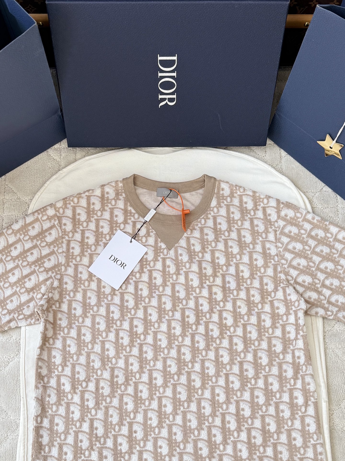 디올 26SS 여성 반팔 142790 Dior T Shirt 상세 이미지 3