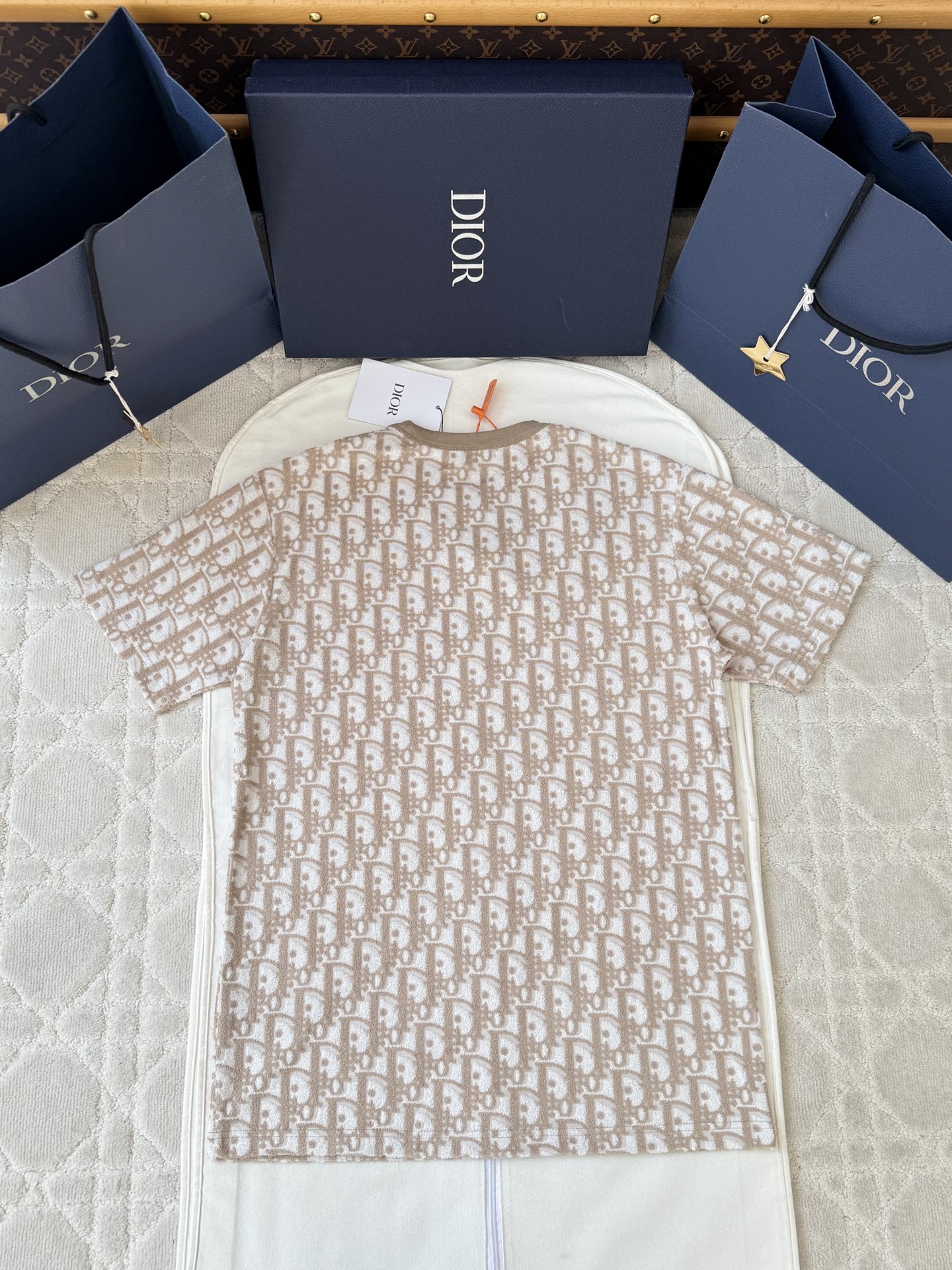 디올 26SS 여성 반팔 142790 Dior T Shirt 상세 이미지 2