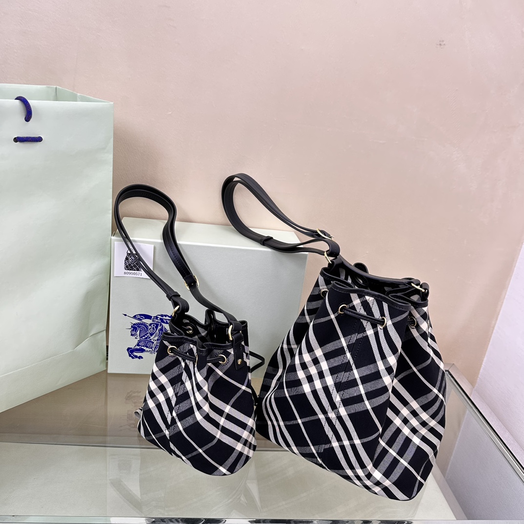 Burberry Small size black and white checkered arrival