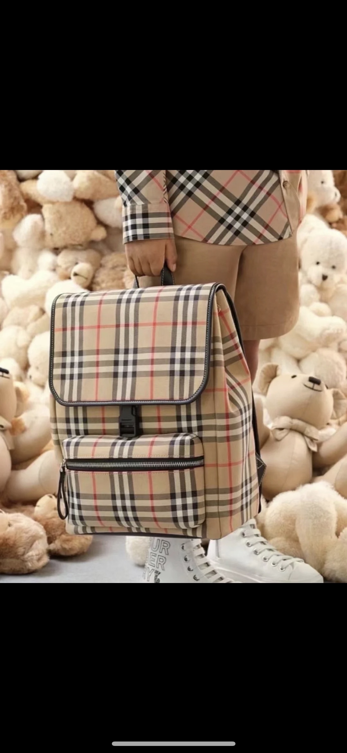 🅿️600 Mochila pequeña de cuadros para mujer de B家. Clásico material de cuadros combinado con piel de vaca, diseño de s…