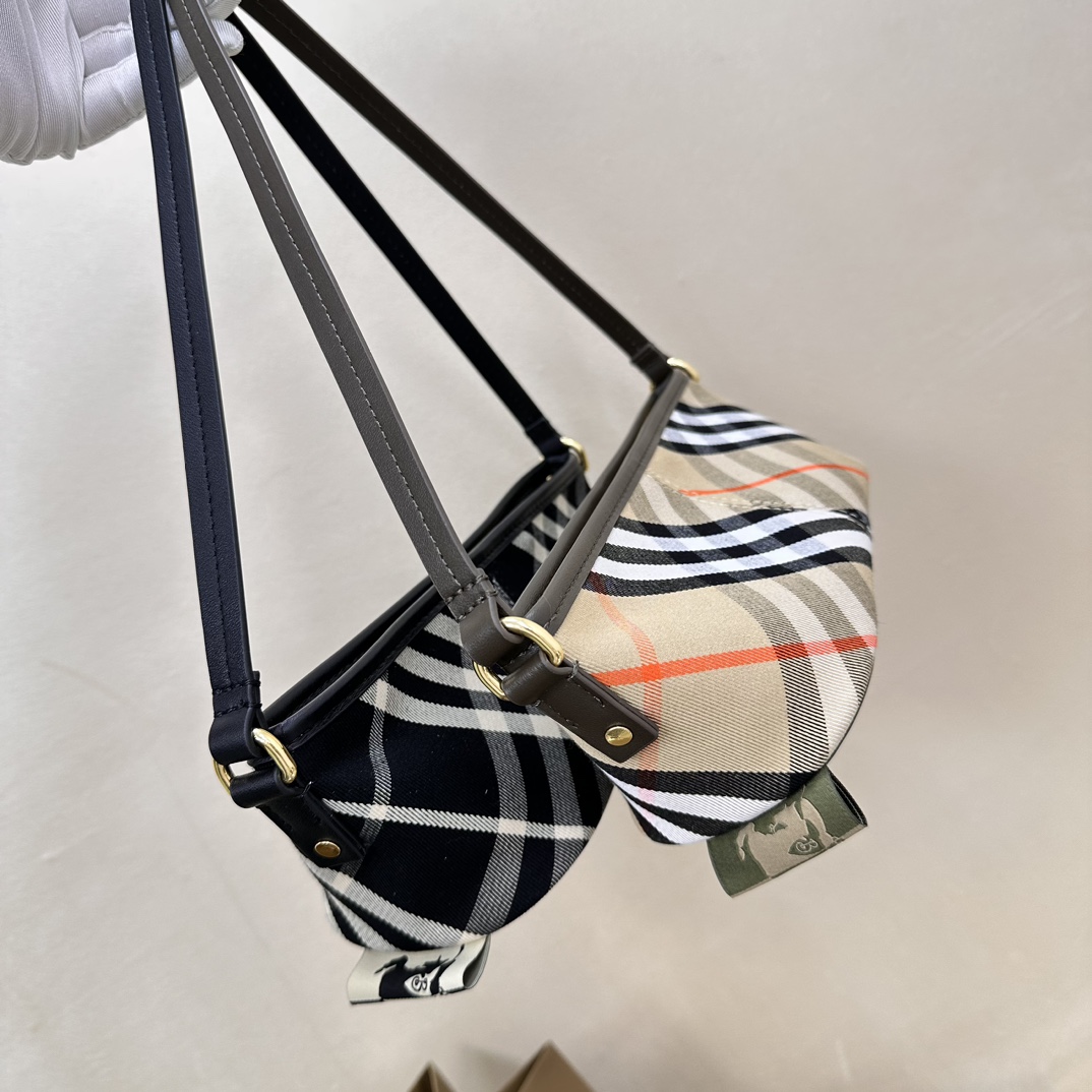 Burberry B’s latest armpit bag is here