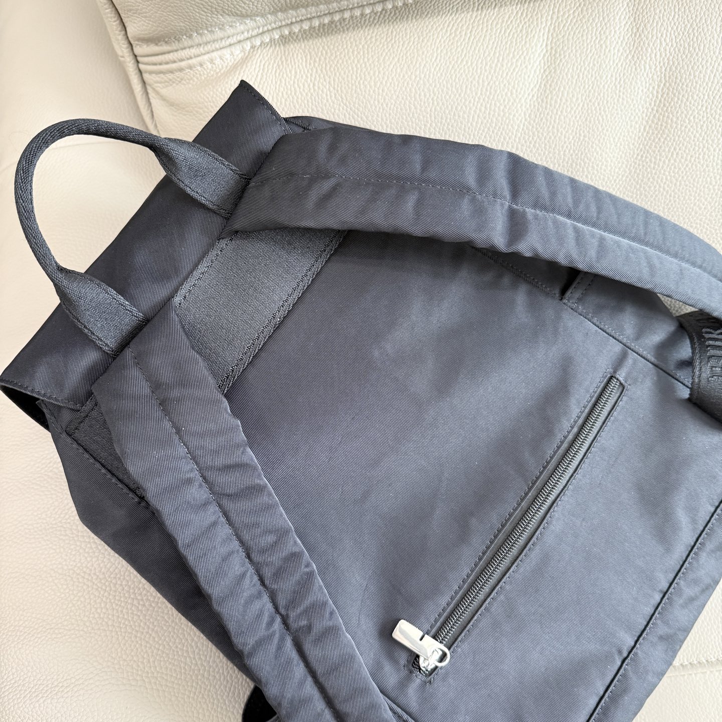 Givenchy 新款马术骑士徽标双肩背包