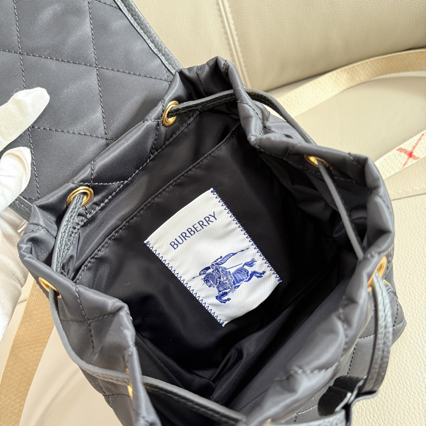 P1218 B Horseshoe ダブルバックパック - 英倫田園スタイルと精緻なディテール