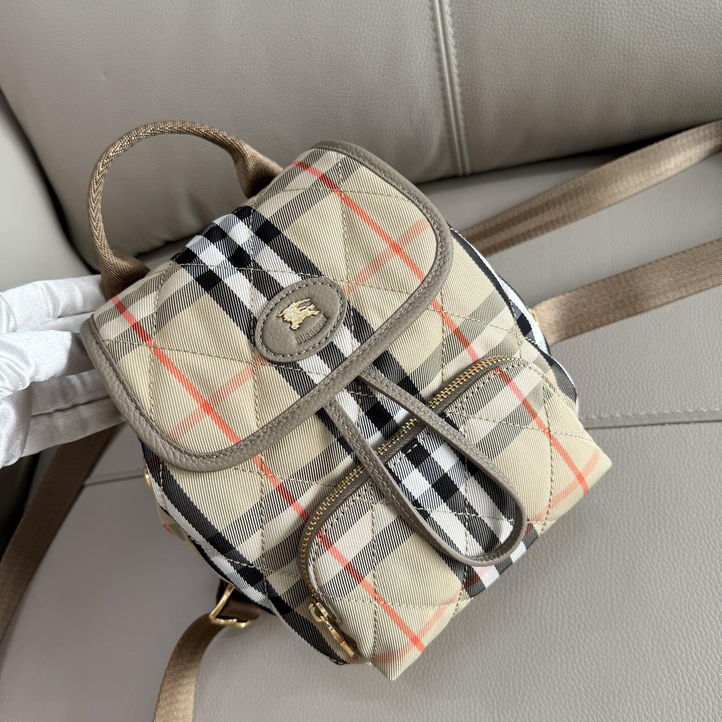 P1218 B Horseshoe ダブルバックパック - 英倫田園スタイルの洗練されたデザイン