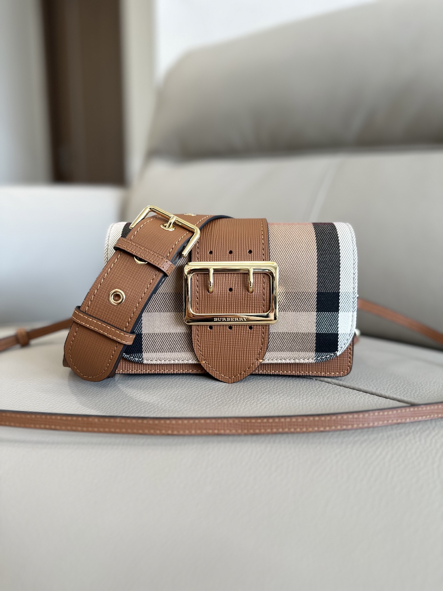 () Top quality, B’s The Buckle bag