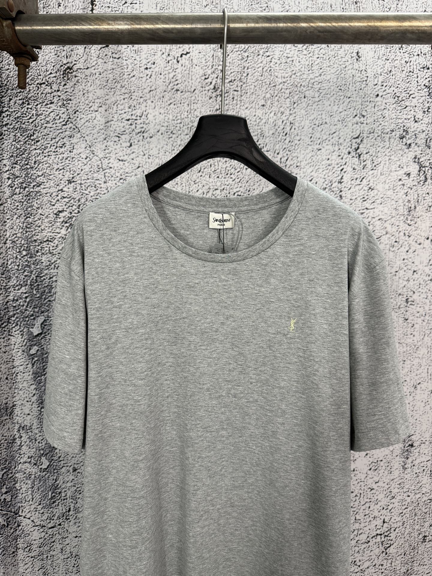 Saint Laurent Yves Saint Laurent 圣罗兰 26ss YSL纯色徽标刺绣圆领短袖T恤