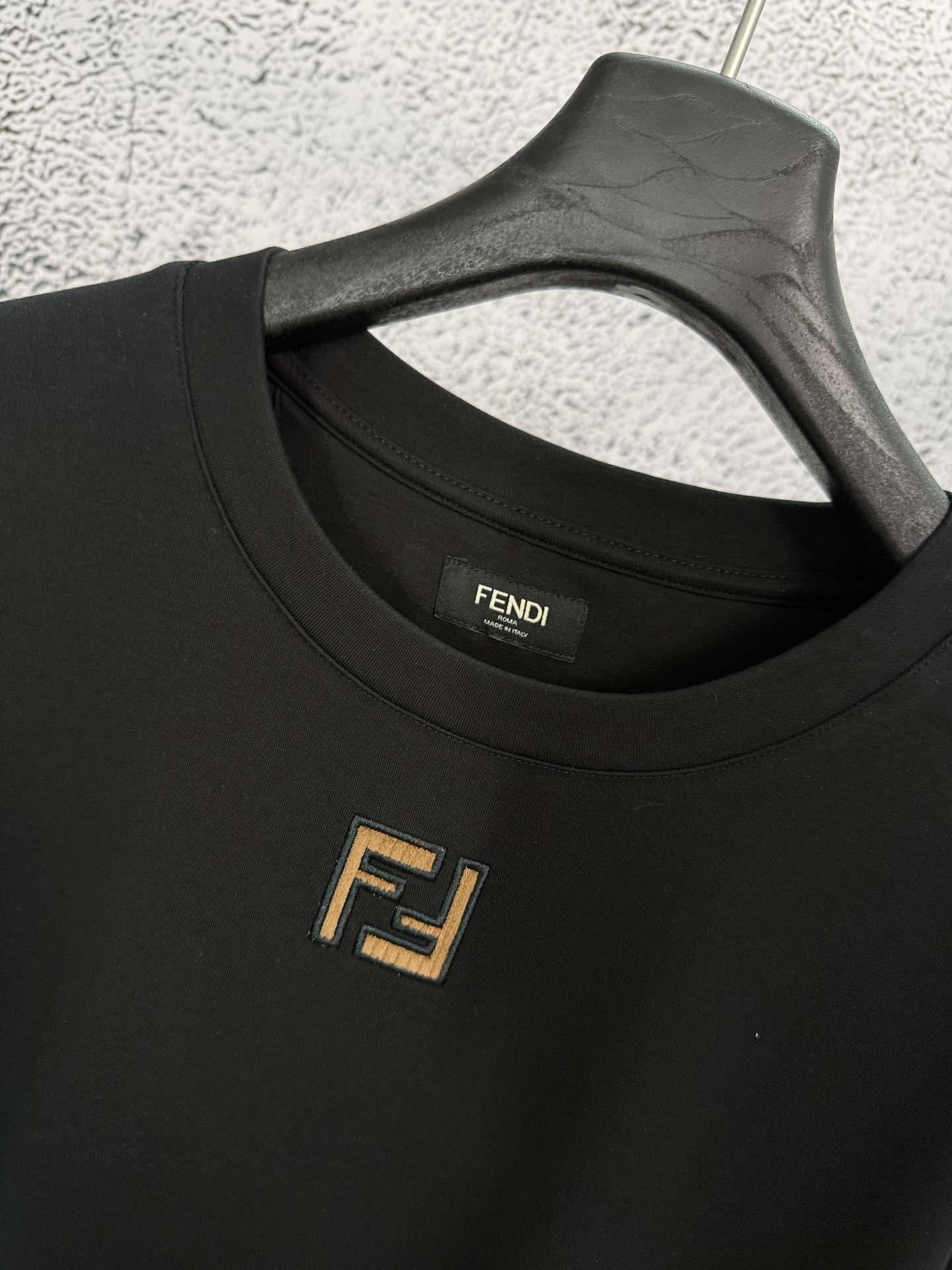 Fendi FENDI 芬迪 26ss 双F皮绒刺绣标识短袖T恤