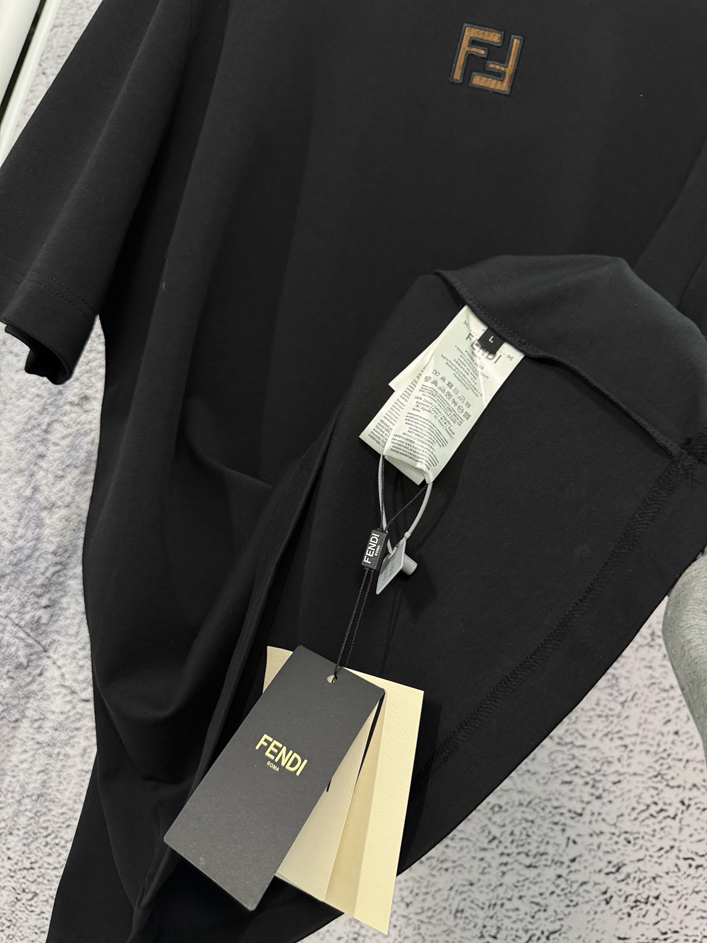 Fendi FENDI 芬迪 26ss 双F皮绒刺绣标识短袖T恤