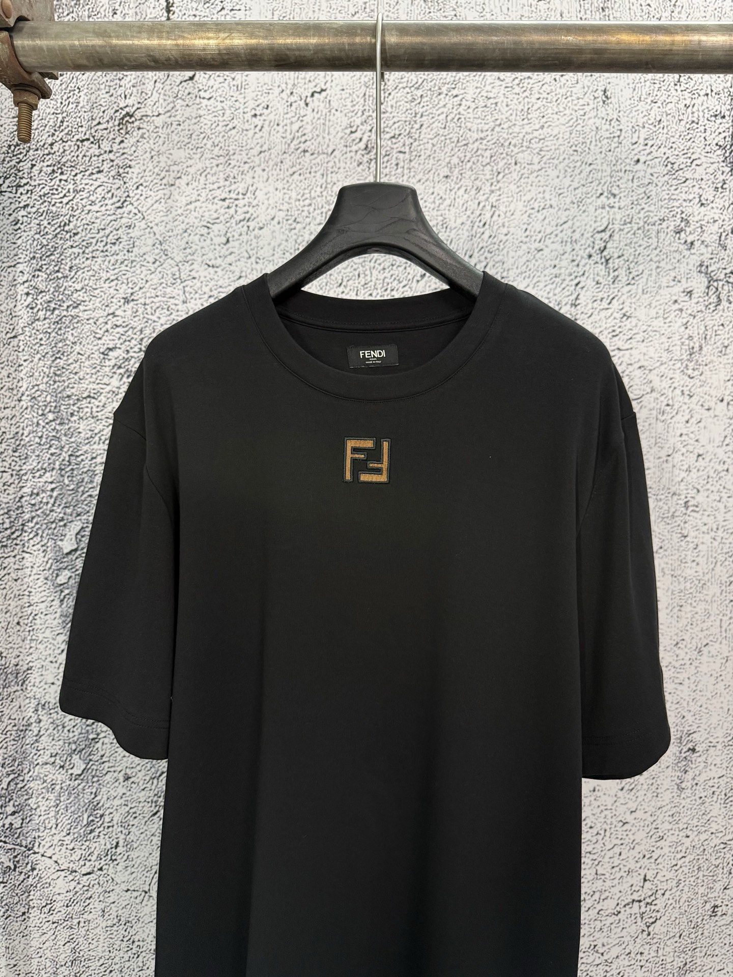 Fendi FENDI 芬迪 26ss 双F皮绒刺绣标识短袖T恤