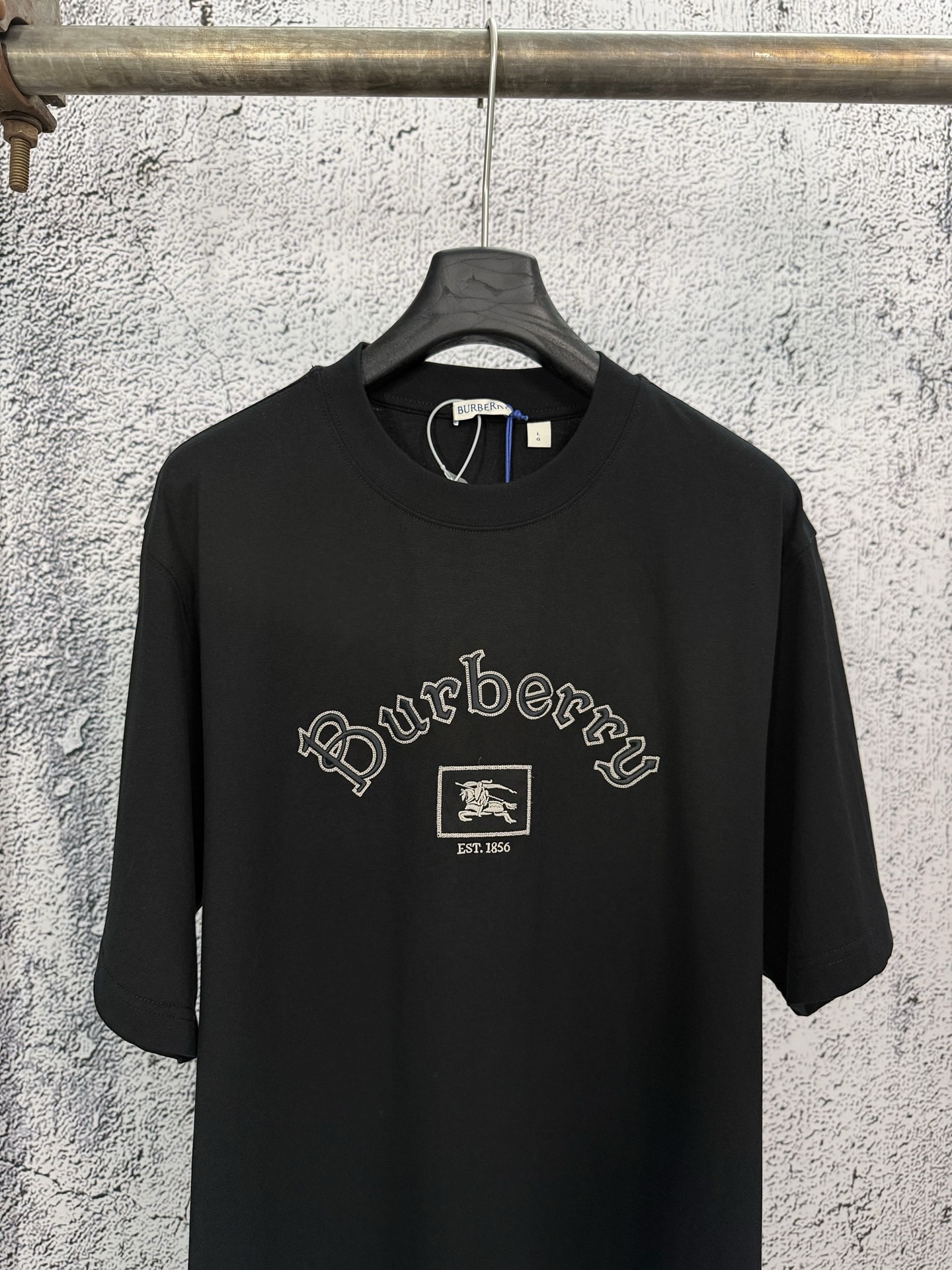 Burberry BURBERRY 巴宝莉 26ss 哥特式徽标棉质刺绣短袖T恤衫
