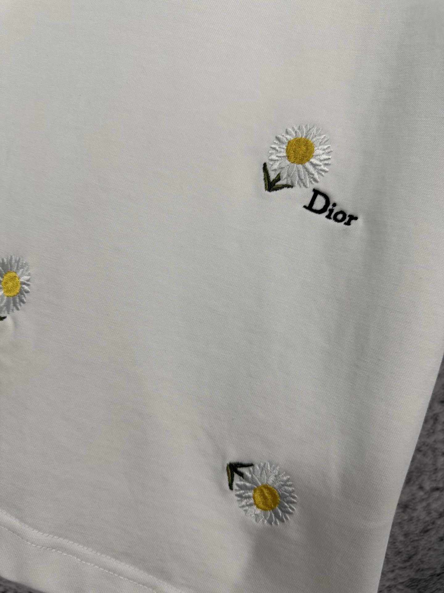 Dior Dior 迪奥 26ss 棉质针织雏菊刺绣圆领短袖T恤
