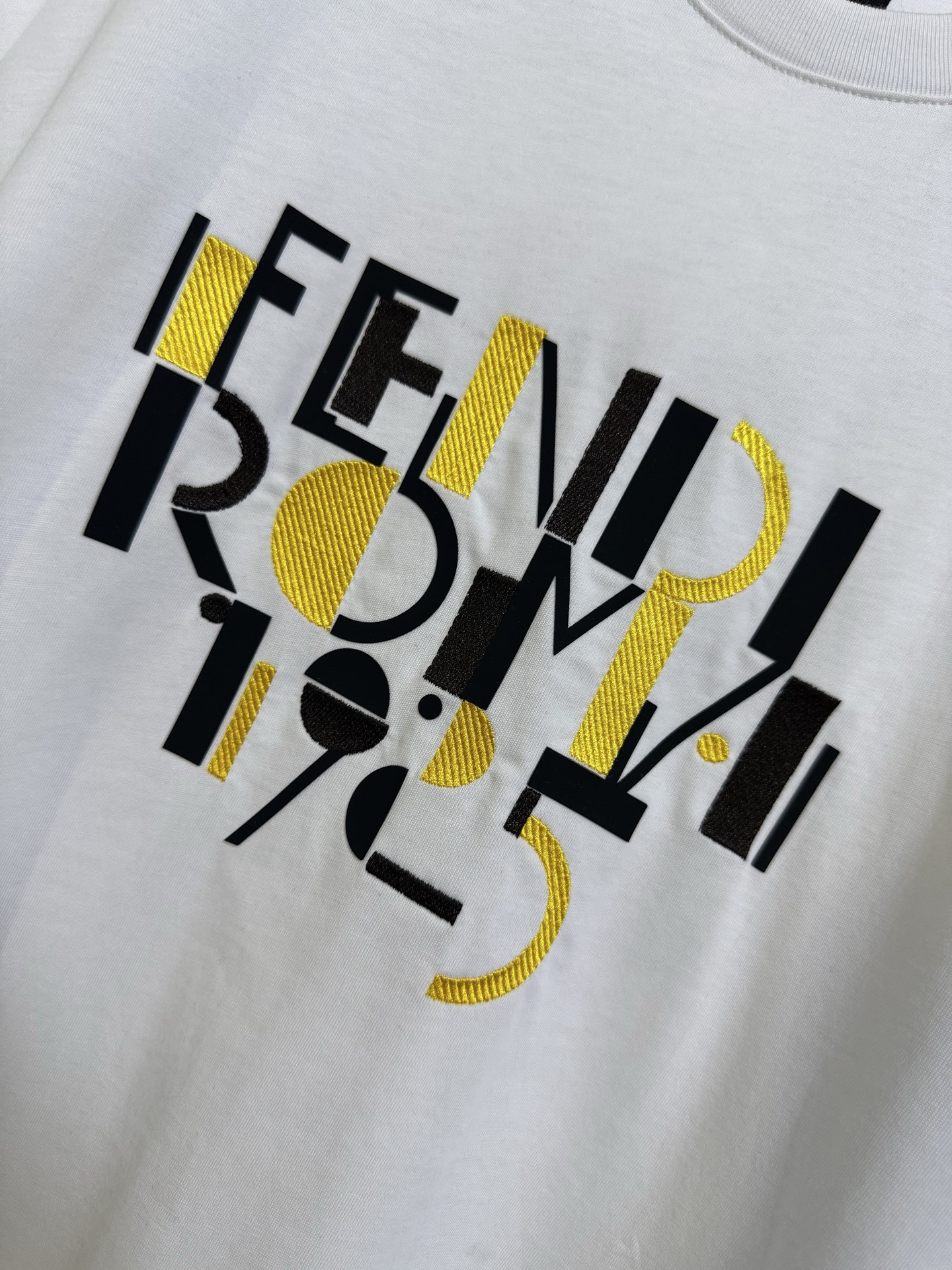 Fendi FENDI 芬迪 26SS 几何字母刺绣印花短袖T恤