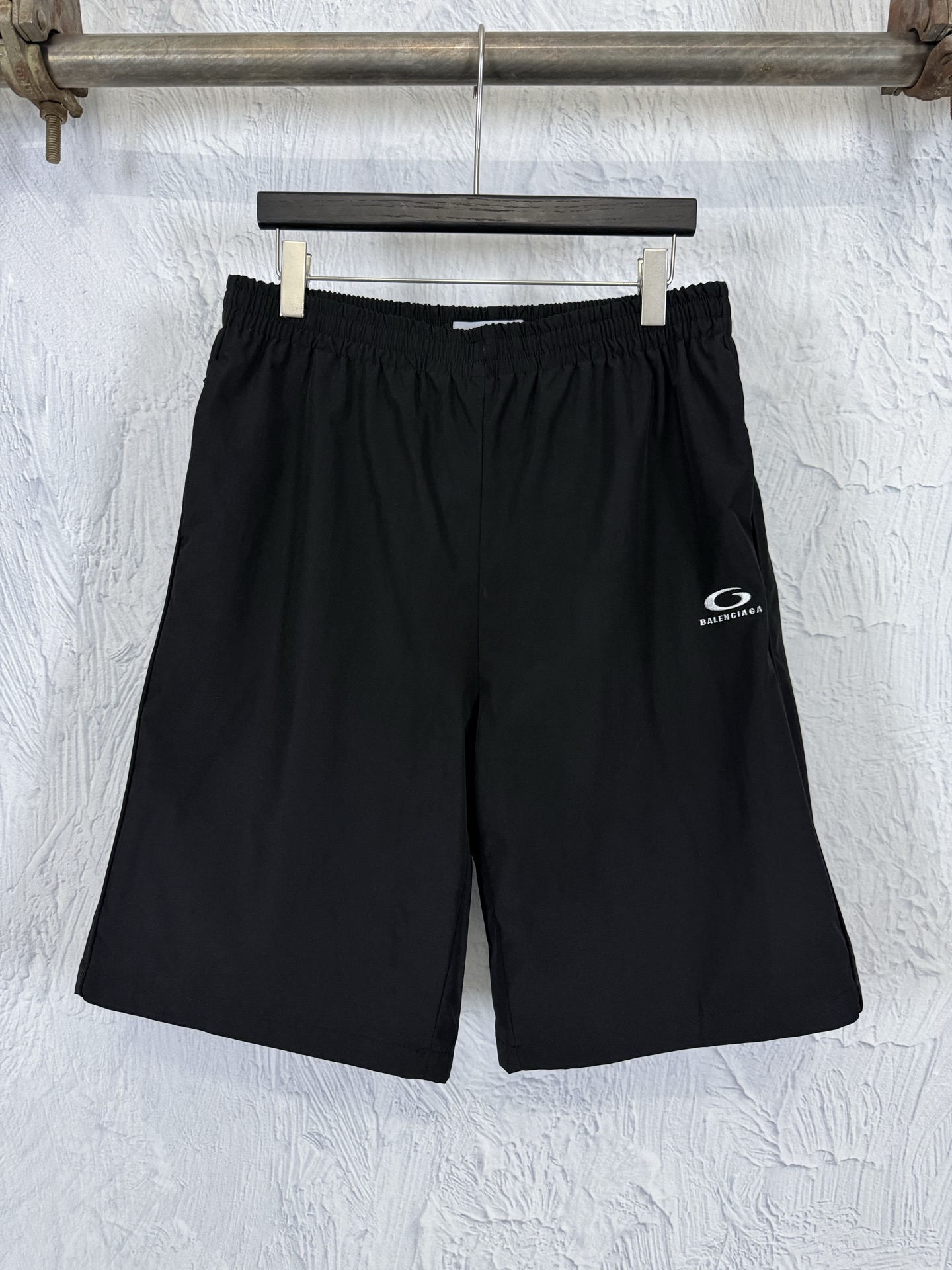 Balenciaga Balenciag 巴黎世家 SS26 Blcg圆环字母刺绣尼龙运动短裤