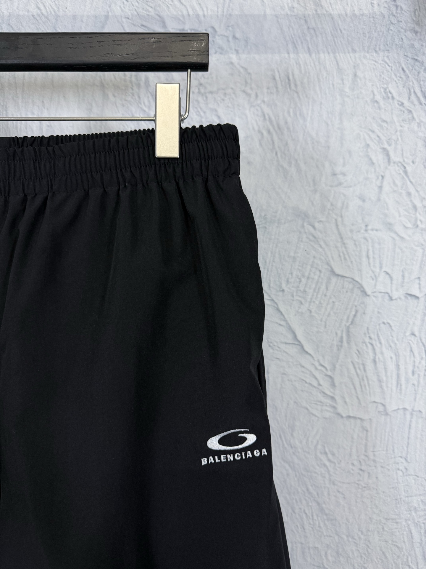 Balenciaga Balenciag 巴黎世家 SS26 Blcg圆环字母刺绣尼龙运动短裤