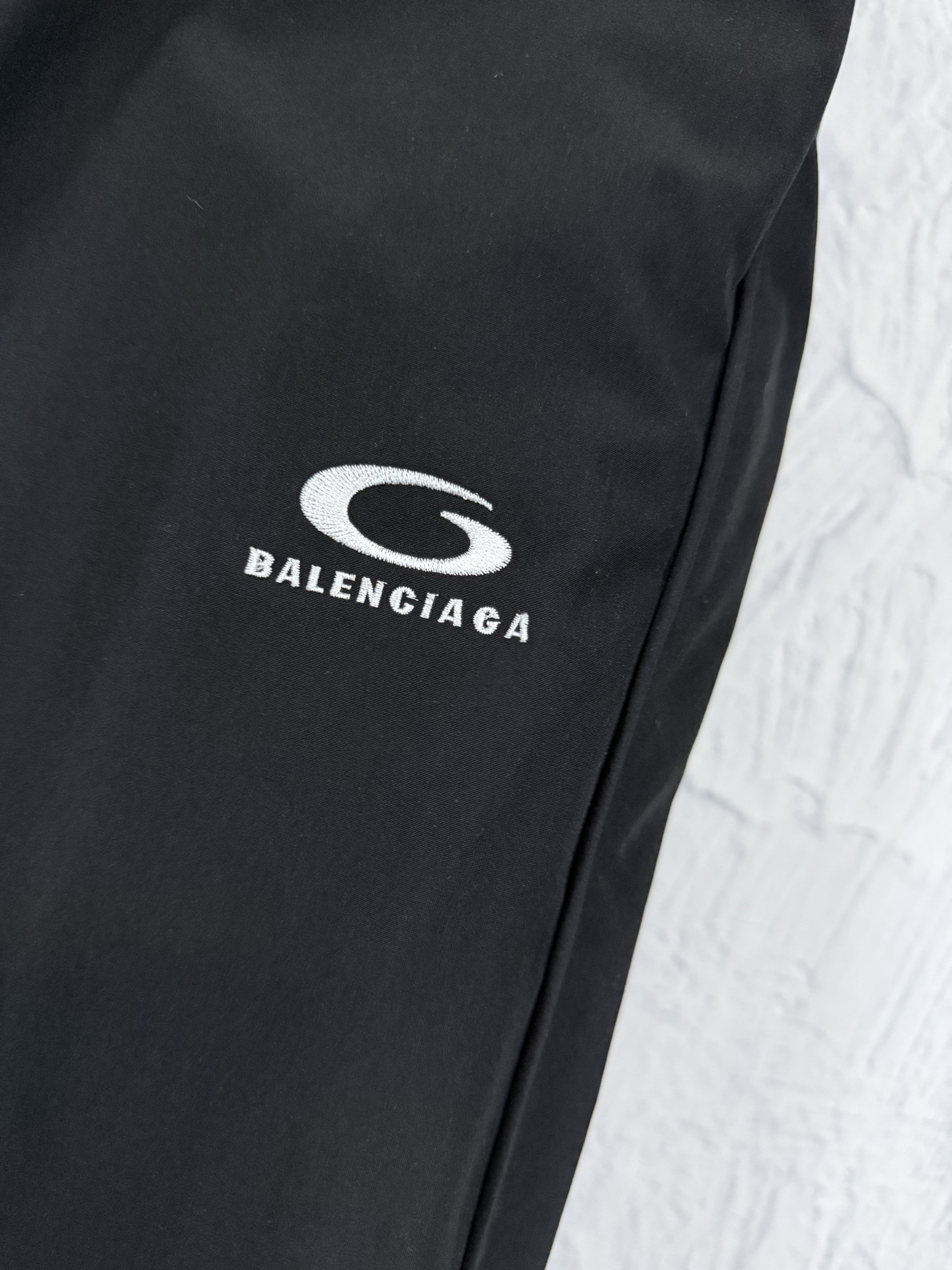 Balenciaga Balenciag 巴黎世家 SS26 Blcg圆环字母刺绣尼龙运动短裤