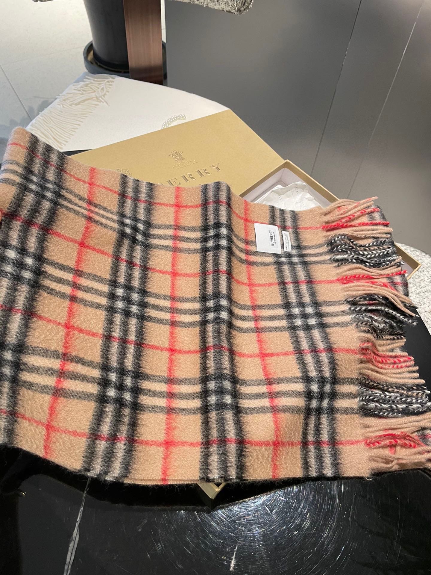 P王牌口碑burberry深度水波纹经典羊绒格子围巾️专柜最新品相目前专柜都换上了新标经典中的经典.全品