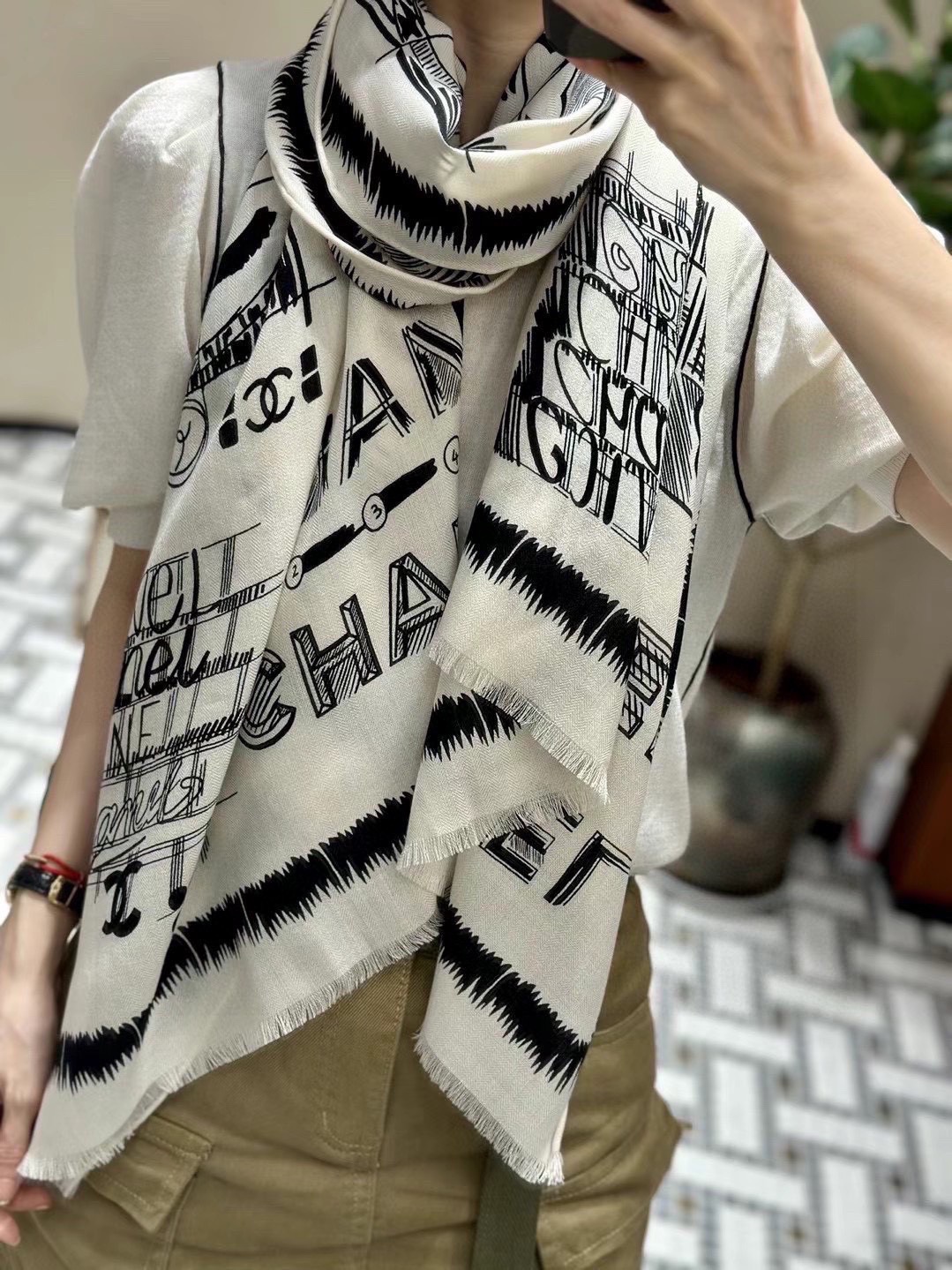 NO:170178,Unparalleled new Chanel C Black and White always classic 65*185 Double-sided same color Two-color new, high-version scarf, chanel19860909无与伦比上新 Chanel C 黑白始终经典 65*185 双面同色 二色上新,高版本围巾,chanel,scarf