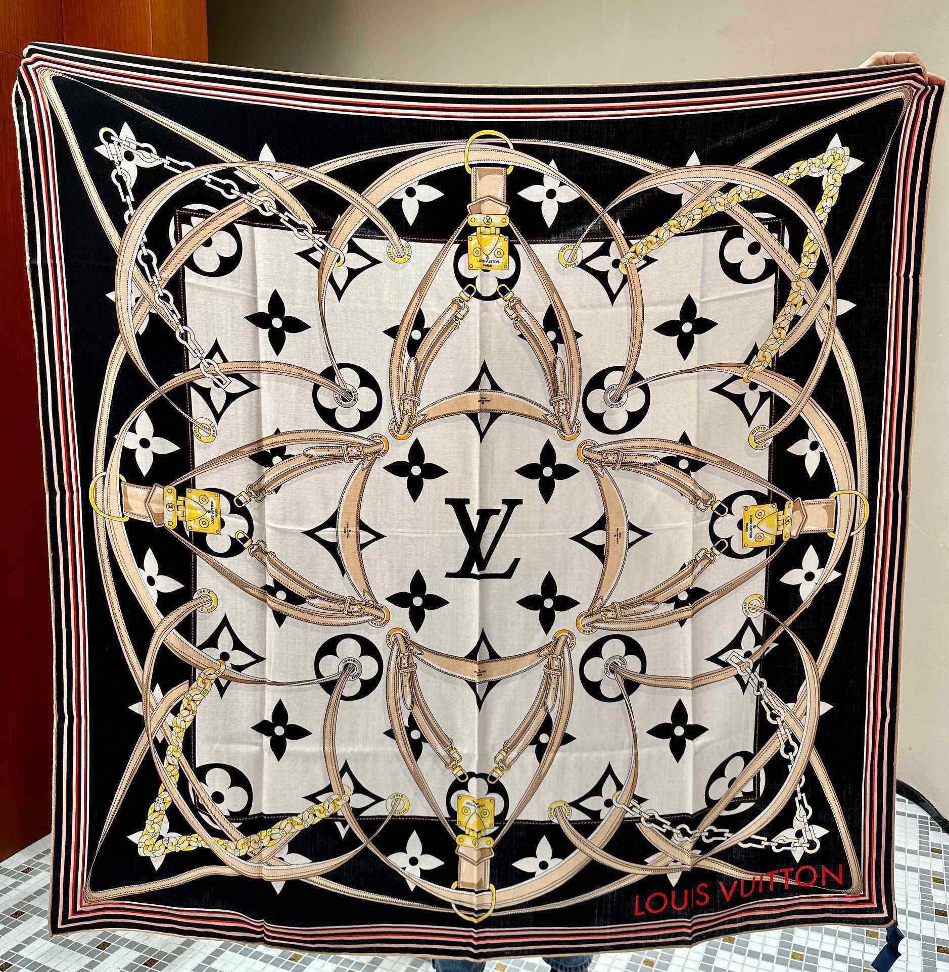 NO:169218,MONOGRAM JACQUARD DENIM 140 Velvet Scarf [High-end version, double-sided and same color] Some styles are worth presenting with the top craftsmanship. The most collection value scarf style will never be eliminated. High-version scarf19860909MONOGRAM JACQUARD DENIM 140丝绒 方巾【高定版 双面同色】 有些款式他值得用最顶级的工艺去呈现  最具收藏价值丝巾款式 永远不会被淘汰,高版本围巾,scarf