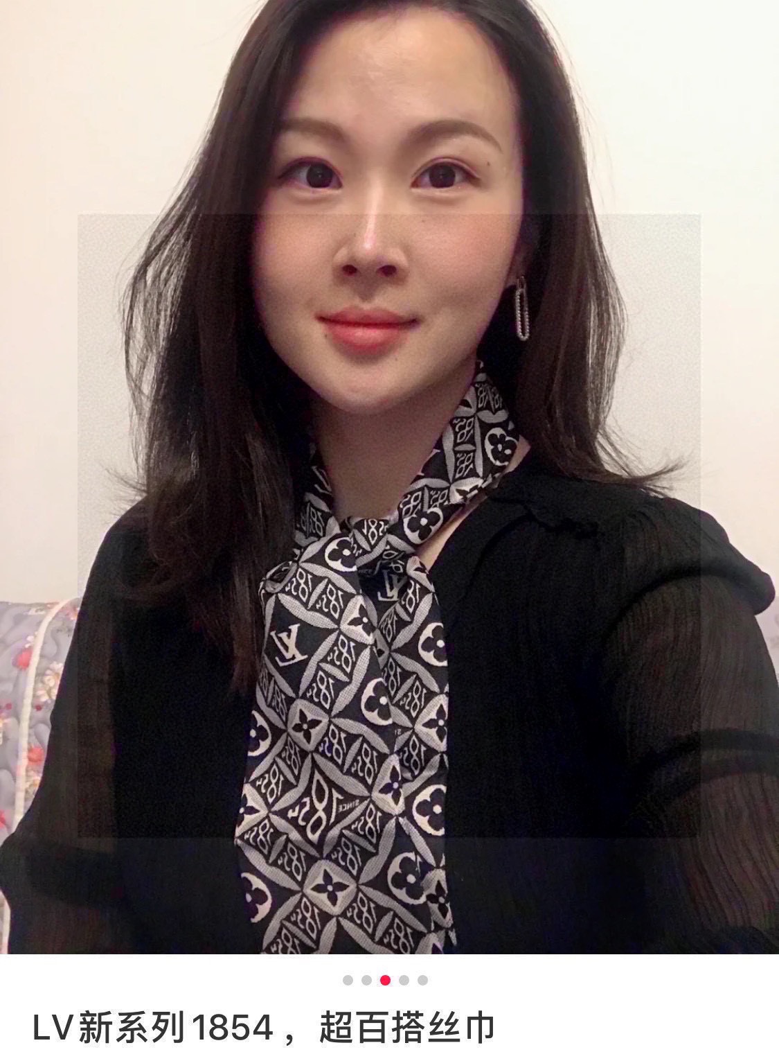 NO:293662,Special 55 High-end version, ♀-New~Since 1854 Silk tow hairbands showcased with novel brushstrokes Nicolas Ghesquière's clever fusion of classic elements 1854 Digital represents the year of the brand's founding, and the floral patterns echo LV Monogram canvas design. Size 7*~Scarf scarves, streamers, hair bundles, louis vuitton, real silk19860909特55 高版本,♀上新～Since 1854 真丝束发带以新颖笔触展现 Nicolas Ghesquière 对经典元素的巧妙融合1854 数字代表品牌创始之年,花卉图案呼应 LV Monogram 帆布设计. 尺寸7*～围巾丝巾,飘带，发束,louis vuitton,real silk,accessory