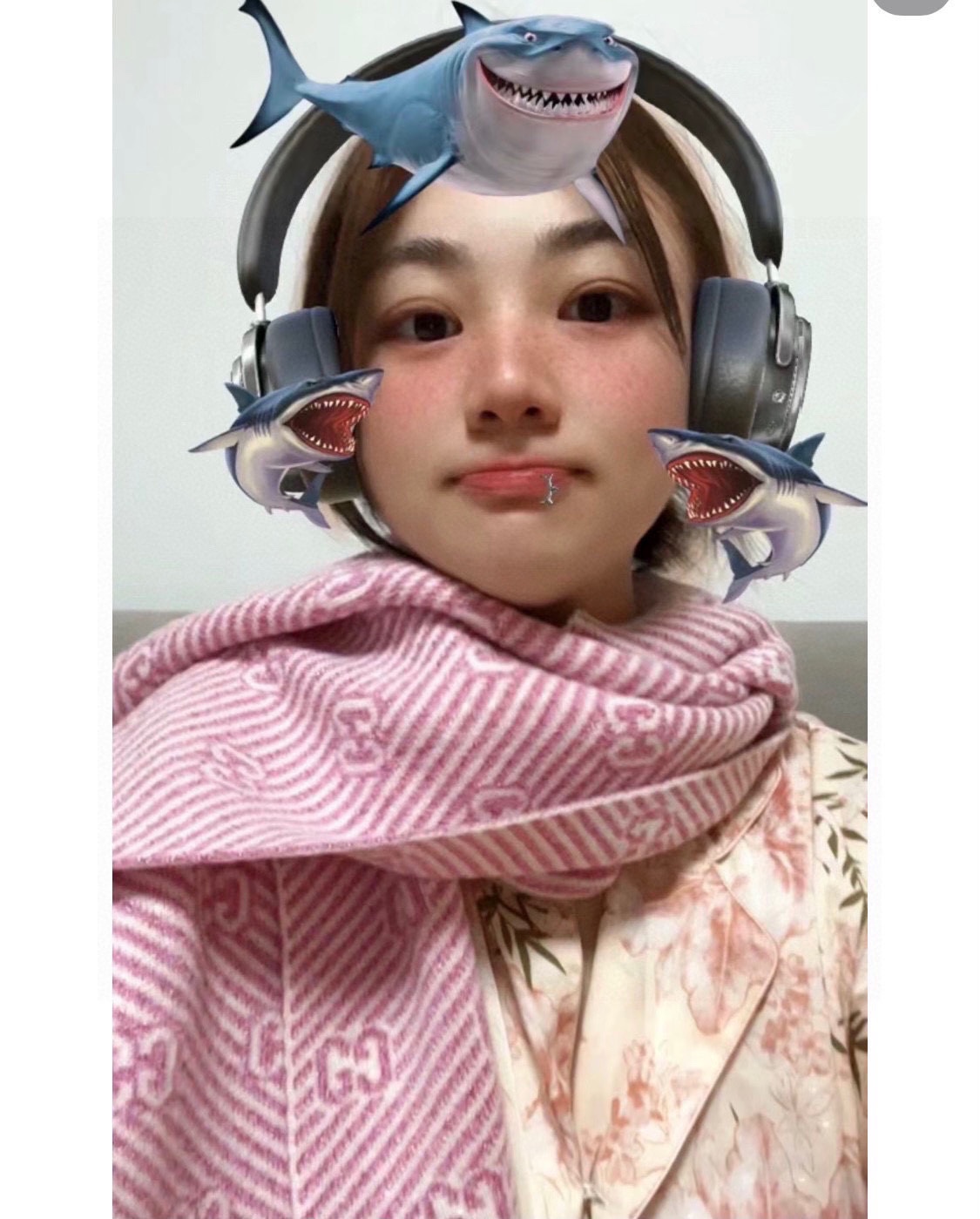 NO:170152,Gucci's new series has been completely upgraded in the new season. The classic letters are modern and fashionable with pure wool knitted 180×30cm, high-version scarf, gucci19860909Gucci新款系列,在新一季进行了全新升级,经典字母摩登时尚采用纯羊毛针织180×30cm,高版本围巾,gucci,scarf