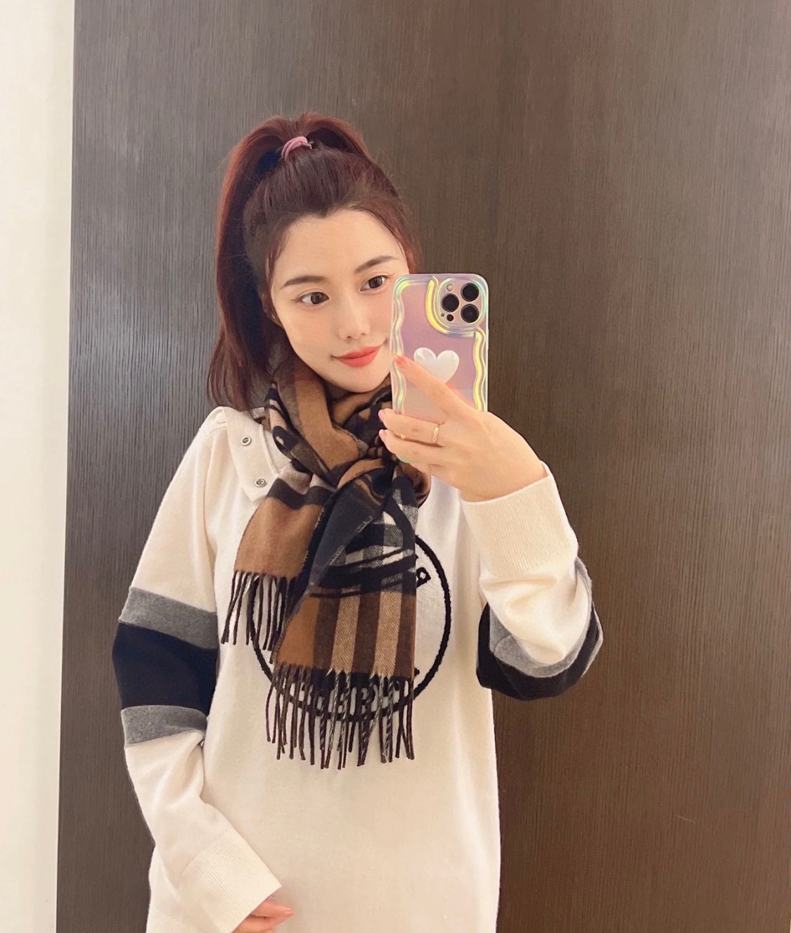 NO:175541,902013 angrily pushes away the new model of Burberry official website latest model. Top double-sided cashmere material is very warm, soft and skin-friendly, without tying the neck, classic Burberry checked design for men and women, universal couples size 32*192cm neutral model, men and women choose their own color they like, everyone should have a high-version scarf, high-version scarf, burberry19860909902013怒推走量新款巴宝莉官网最新款 顶级双面山羊绒材质非常保暖 柔软亲肤,不扎脖经典巴宝莉格纹设计男女通用情侣款尺寸32*192cm中性款男女各自选择自己中意的颜色人人都应该拥有一条高版本围巾,高版本围巾,burberry,scarf