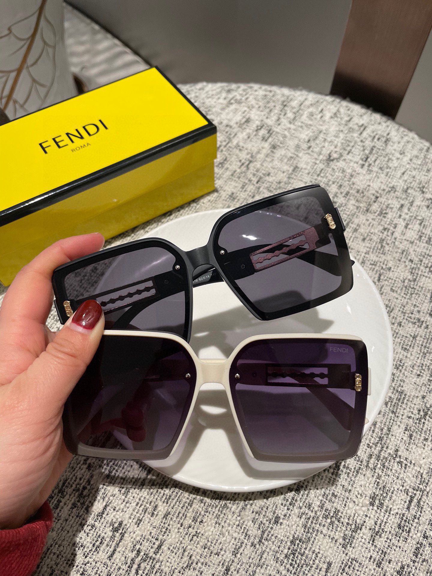 Fendi Gafas de sol Morado