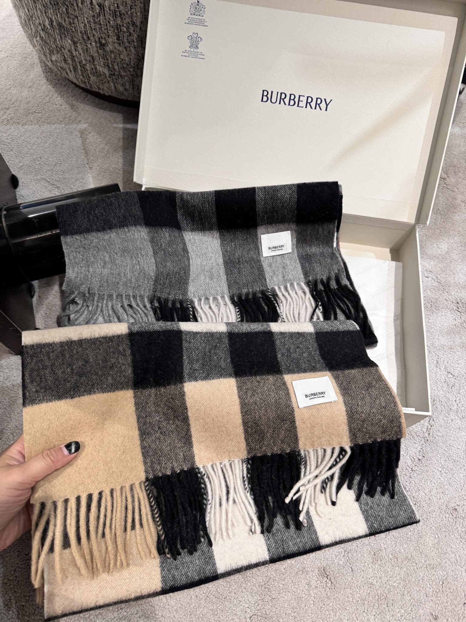 P王牌口碑burberry深度水波纹经典羊绒格子围巾专柜最新品相目前专柜都换上了新标经典中的经典.全品相