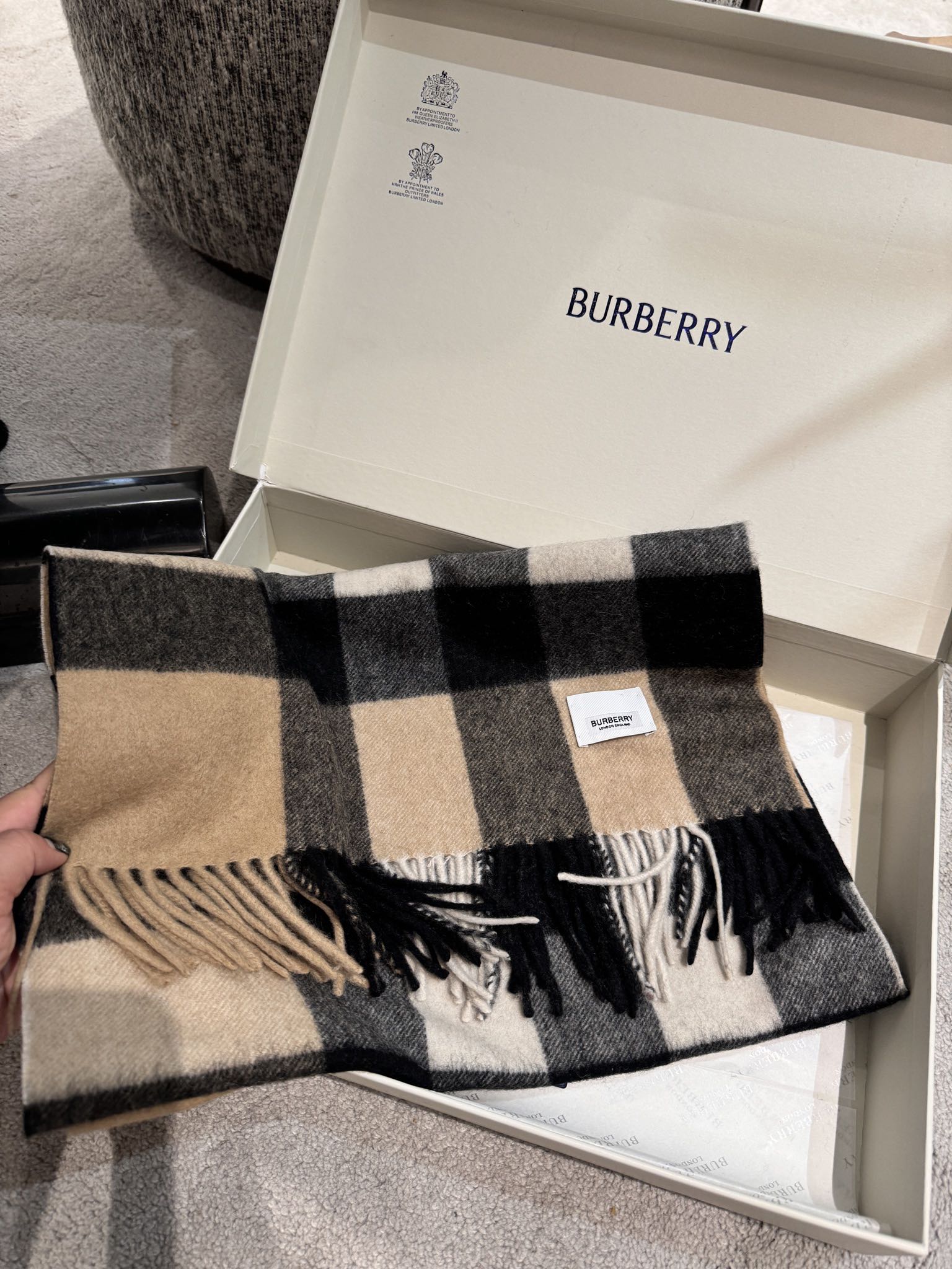 P王牌口碑burberry深度水波纹经典羊绒格子围巾专柜最新品相目前专柜都换上了新标经典中的经典.全品相