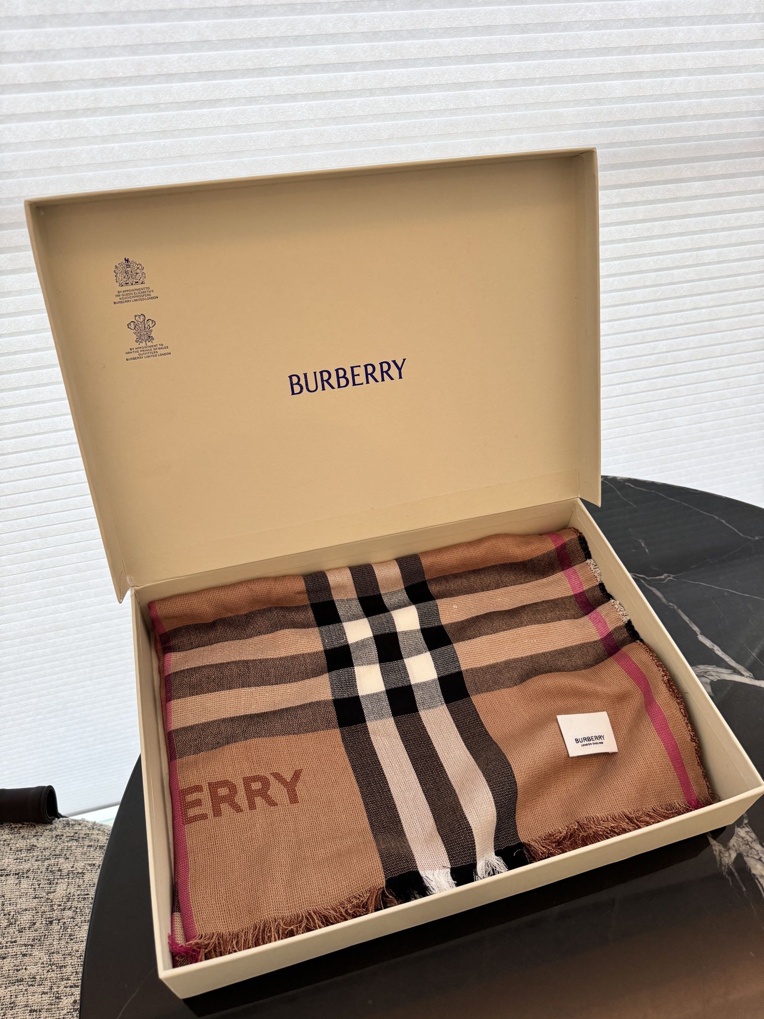 PBURBERRY家经典格！2024年最值得入超值版老友闭眼入！一条围巾两条的快乐！！！经典格经典配色这