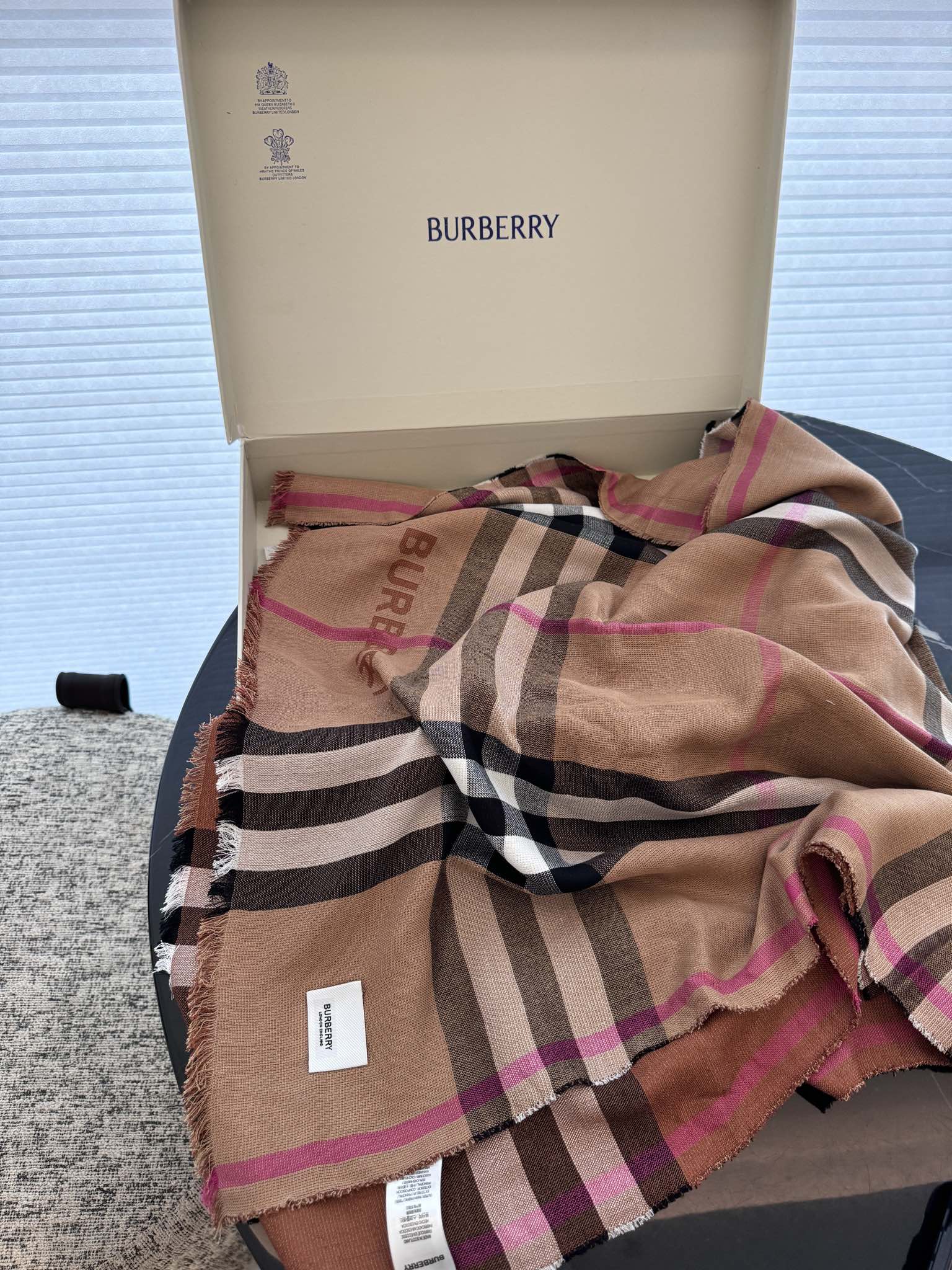 PBURBERRY家经典格！2024年最值得入超值版老友闭眼入！一条围巾两条的快乐！！！经典格经典配色这