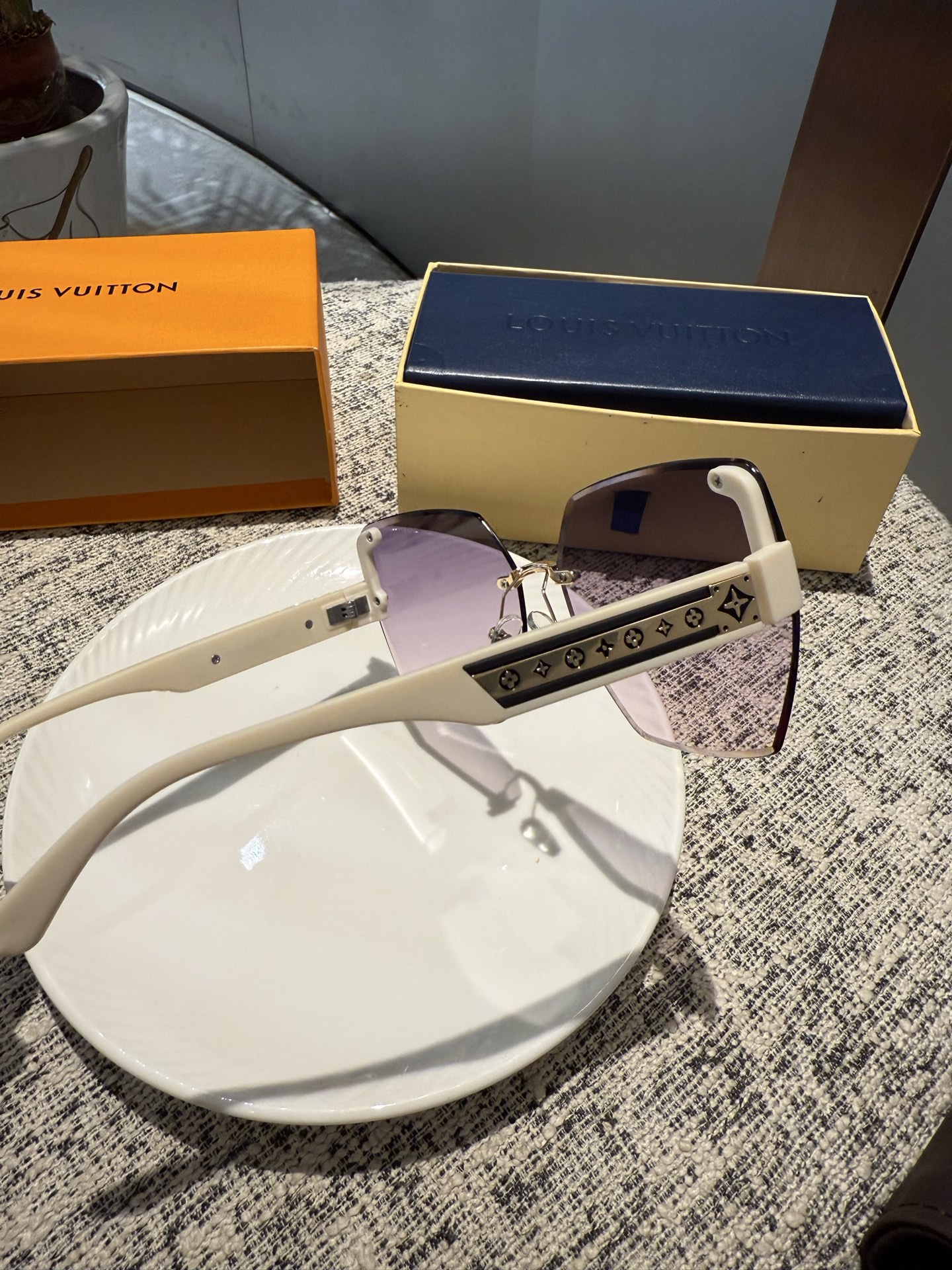 PLV女士偏光墨镜🕶️ 经典四叶草元素🎉复古风 直播款（5196#）