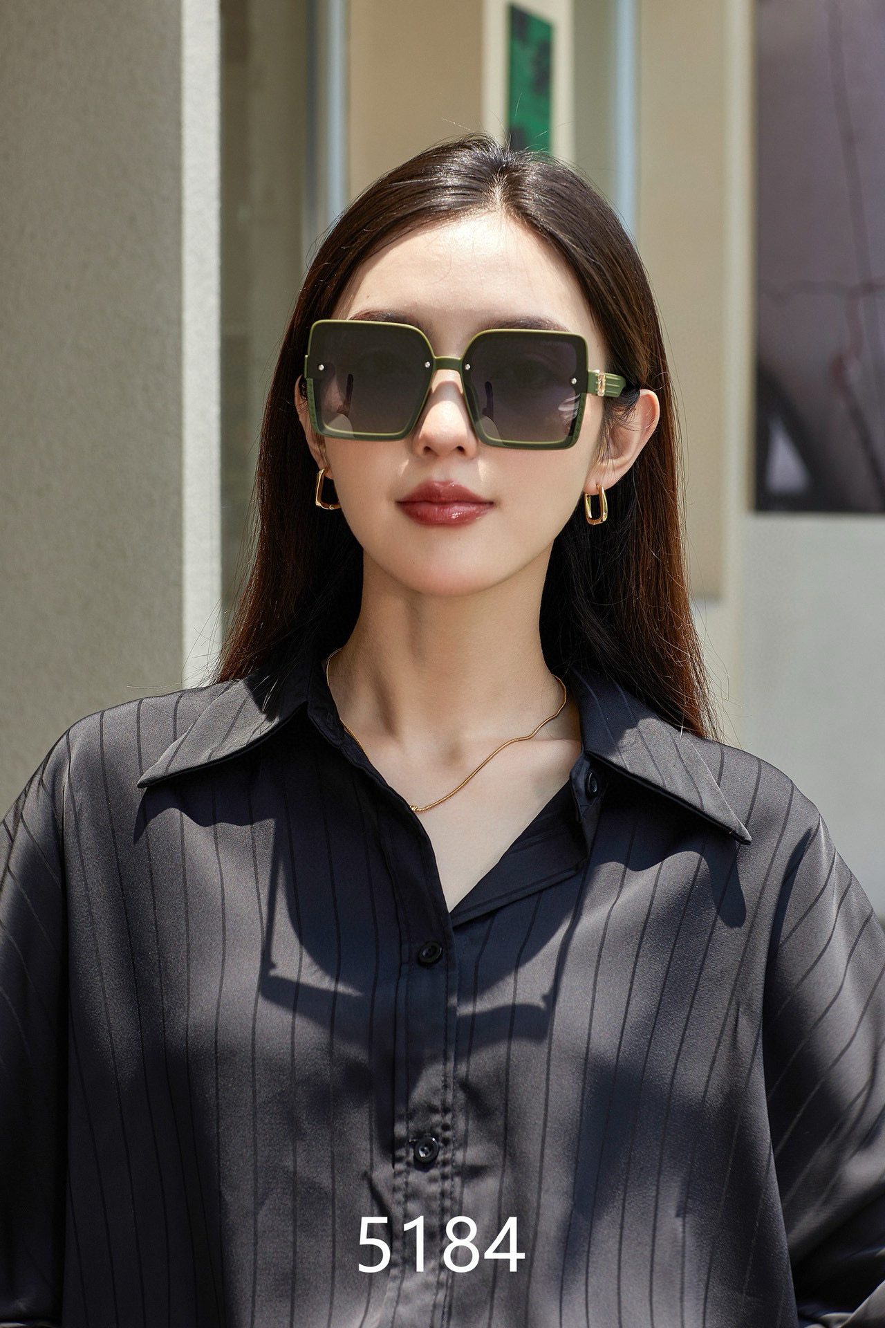 💰135💰L家女士偏光墨镜🕶️ 经典四叶草元素🎉复古风 直播款（5184）