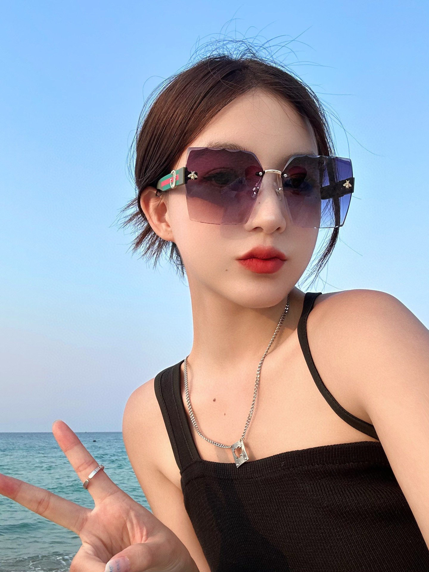 💰135💰Gucci【偏光系列】
2025新款偏光太阳镜 款式多 。
经典的方框设计，不挑脸型，无论搭配