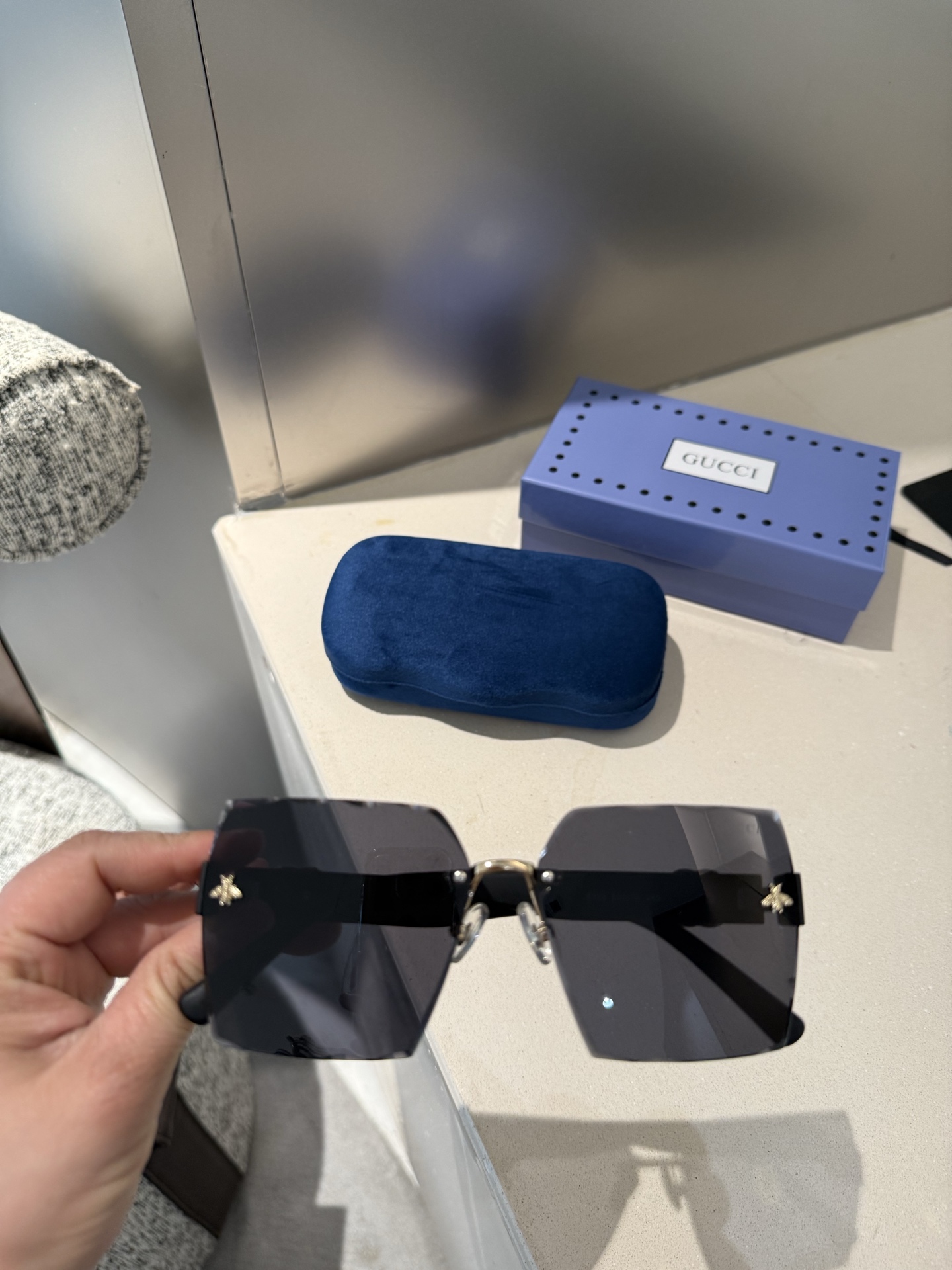 💰135💰Gucci【偏光系列】
2025新款偏光太阳镜 款式多 。
经典的方框设计，不挑脸型，无论搭配