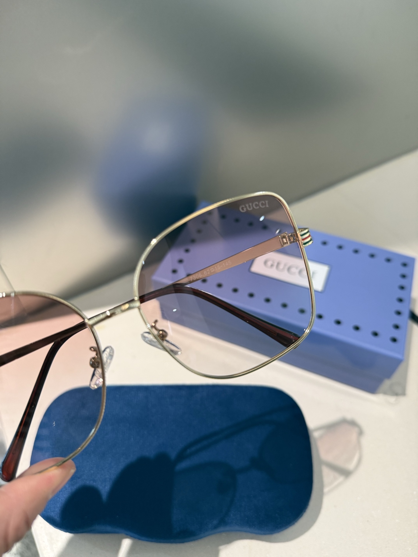 💰135💰Gucci【偏光系列】
2025新款偏光太阳镜 款式多 。
经典的方框设计，不挑脸型，无论搭配
