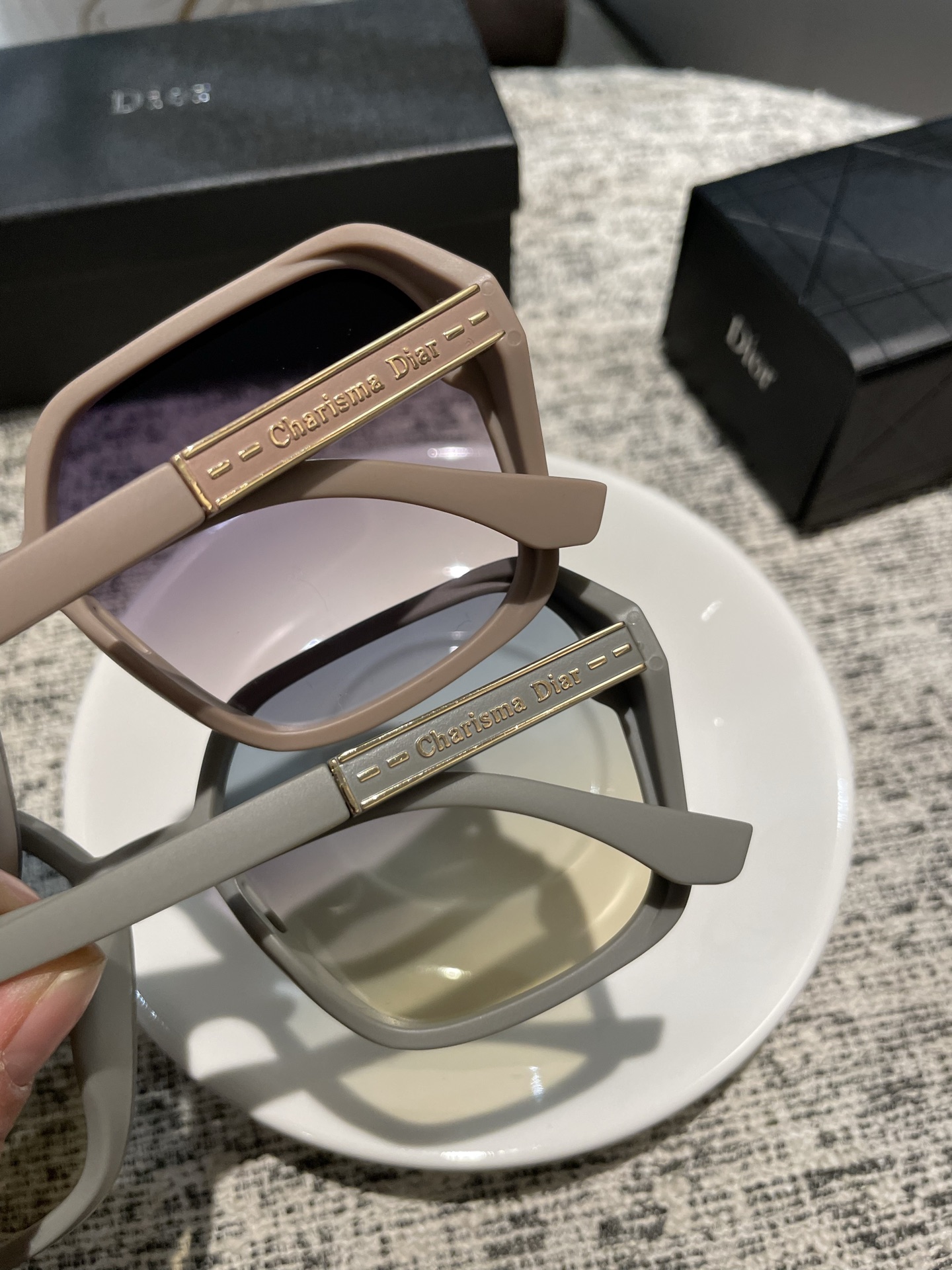 💰135💰Dior💌宝丽来树脂偏光镜😎新款小香太阳镜减轻强光负担🥰遮挡有害光线防辐射😊出行旅游搭配衣服必