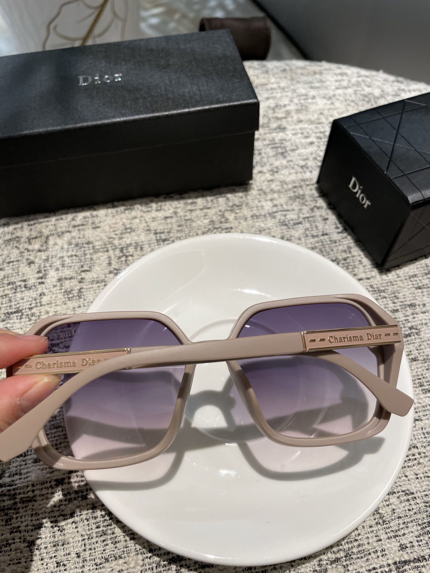 💰135💰Dior💌宝丽来树脂偏光镜😎新款小香太阳镜减轻强光负担🥰遮挡有害光线防辐射😊出行旅游搭配衣服必