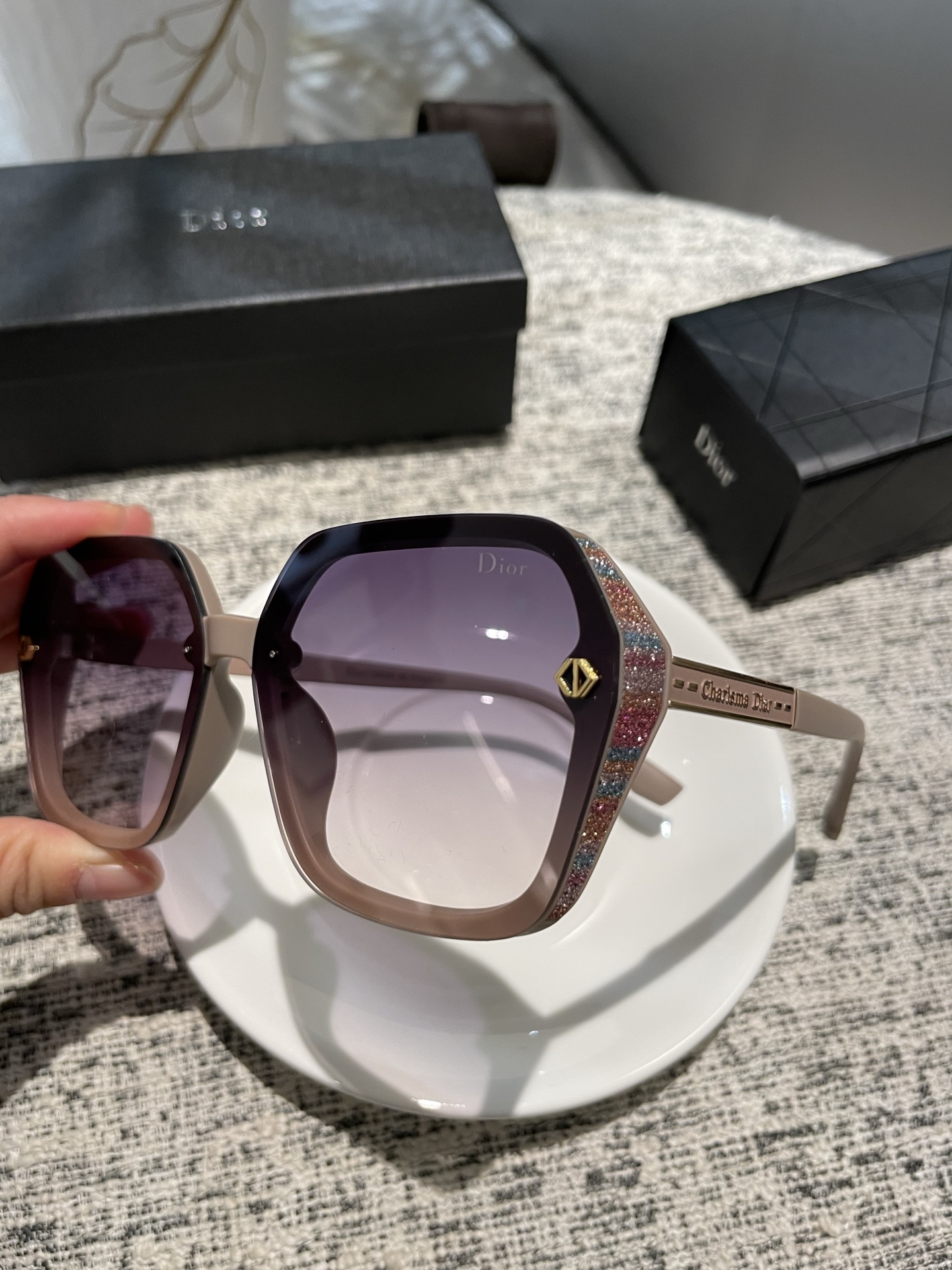 💰135💰Dior💌宝丽来树脂偏光镜😎新款小香太阳镜减轻强光负担🥰遮挡有害光线防辐射😊出行旅游搭配衣服必