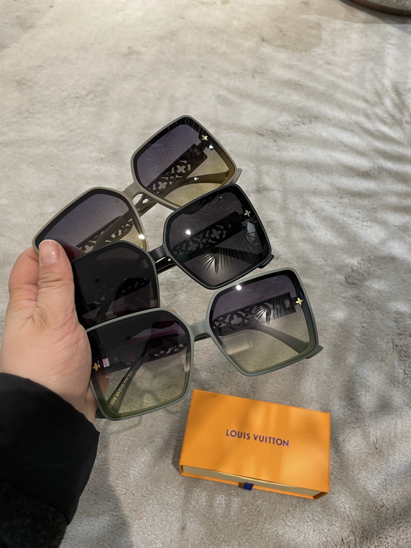 💰135💰L家女士墨镜🕶️ 高清尼龙偏光镜片👓经典四叶草元素🎉复古风 直播款3010