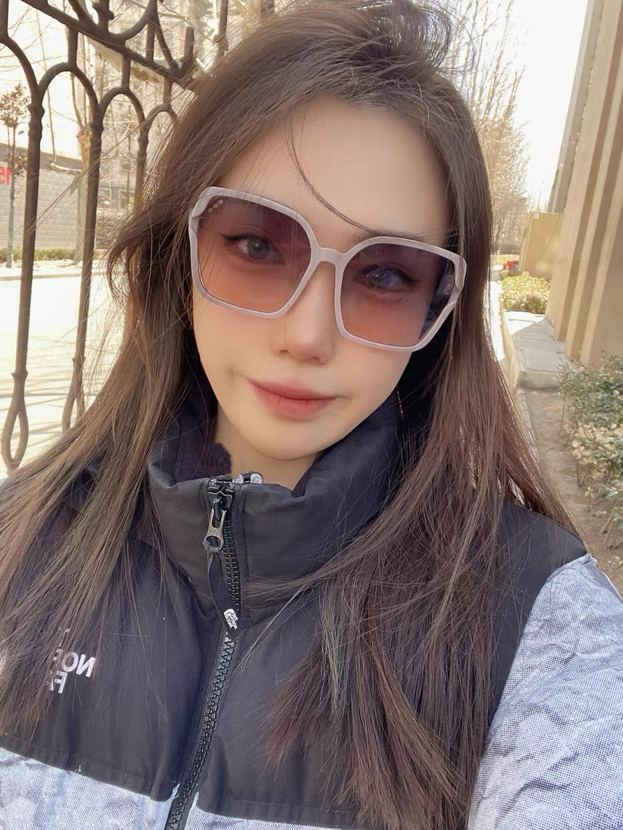 💰135💰L 家💌宝丽来树脂偏光镜😎新款小香太阳镜减轻强光负担🥰遮挡有害光线防辐射😊出行旅游搭配衣服必备