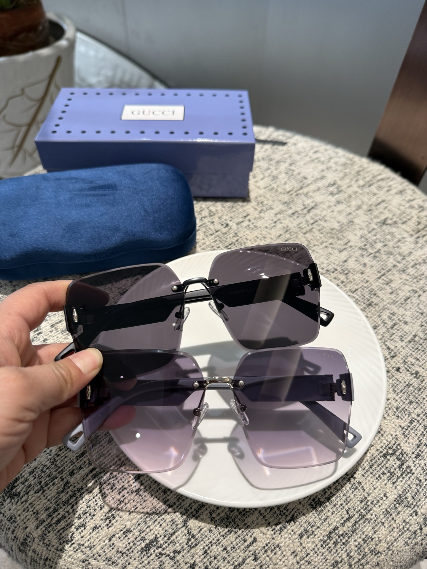💰135💰Gucci【偏光系列】
2025新款偏光太阳镜 款式多 。
经典的方框设计，不挑脸型，无论搭配