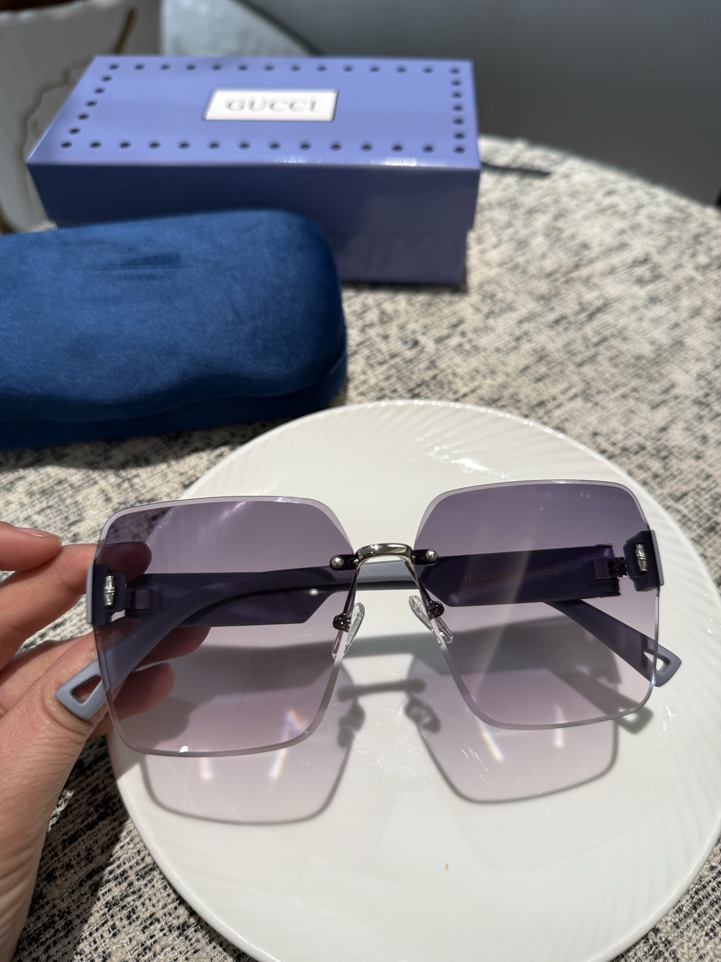 💰135💰Gucci【偏光系列】
2025新款偏光太阳镜 款式多 。
经典的方框设计，不挑脸型，无论搭配