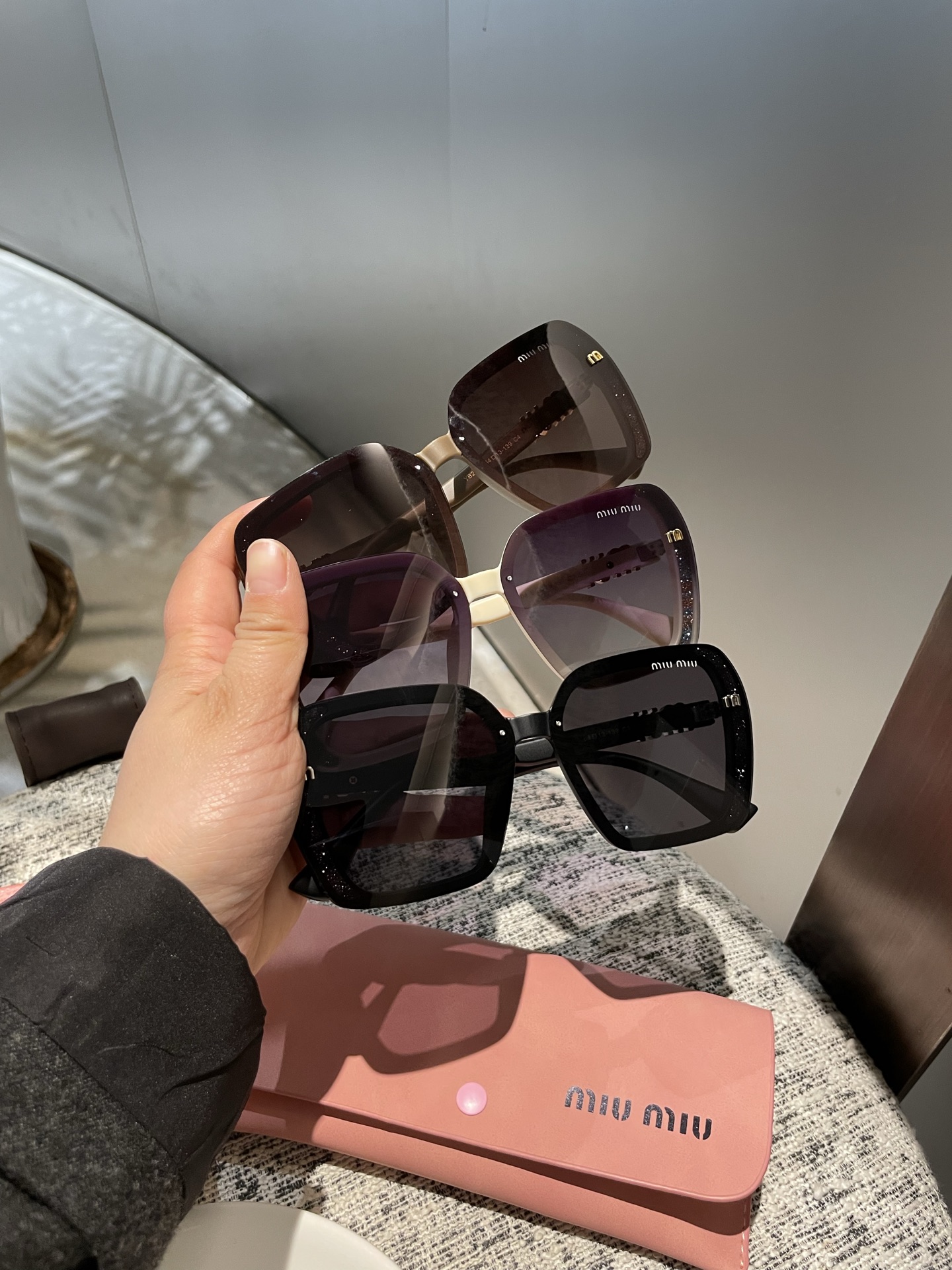 NO:249325,Miumiu women's polarized sunglasses, fashionable face-cleaning, big brand style, fashion style, live recommended model (2004) glasses, sunglasses, glasses, miumiu19860909miumiu女士偏光墨镜 时尚修脸 大牌范 时尚风 直播推荐款（2004）眼镜墨镜太阳镜,眼镜,miumiu,glasses
