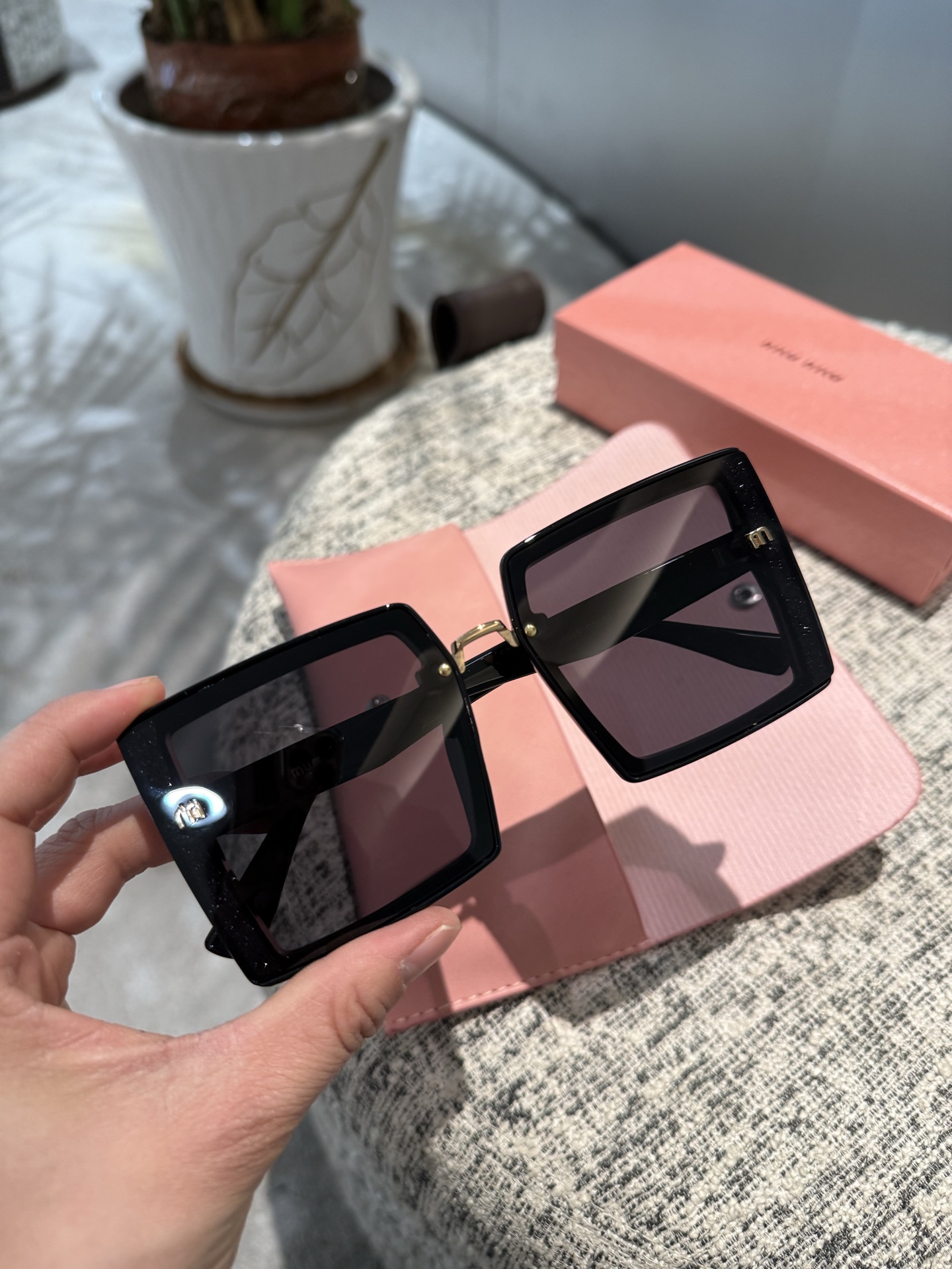 NO:249344,Miu family women's polarized sunglasses Starry sky style big brand style celebrity style live recommended model (1104#) glasses sunglasses sunglasses, glasses, miumiu19860909miu家女士偏光墨镜 星空款 大牌范 名媛风 直播推荐款（1104#）眼镜墨镜太阳镜,眼镜,miumiu,glasses