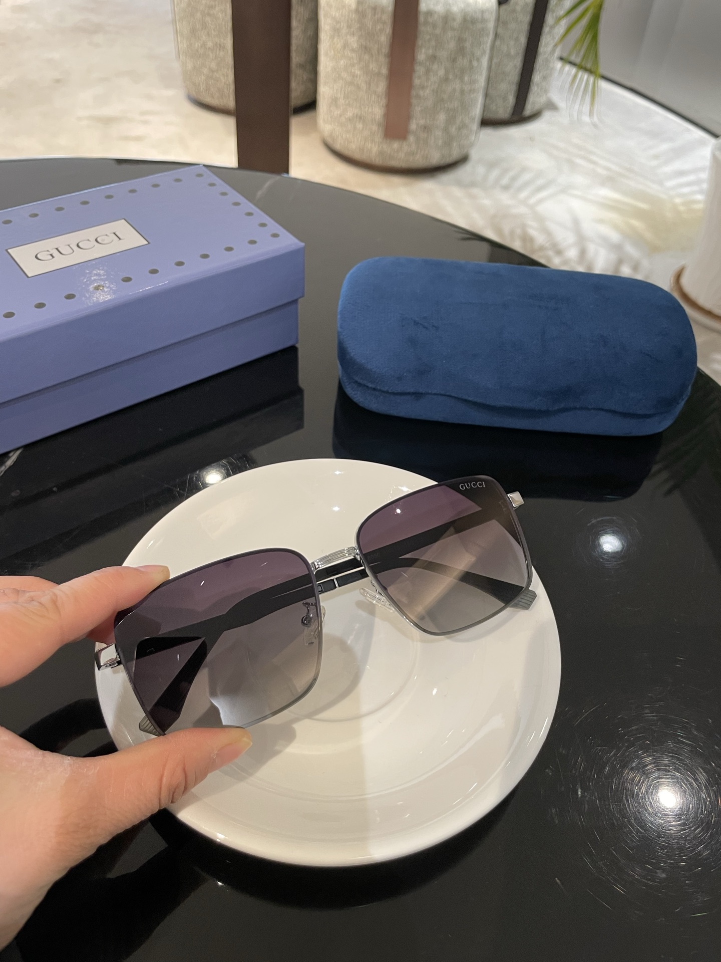 NO:247985,High-quality Gucci men's polarized sunglasses made of high-definition nylon lenses and ultra-light temples. They are not deformed, wear ultra-light, and do not press the nose. They are super 8050 glasses sunglasses, glasses, gucci19860909高品质Gucci男士偏光太阳镜材质高清尼龙镜片、超轻镜腿.不变形,戴上超轻,不压鼻,入手超赞8050眼镜墨镜太阳镜,眼镜,gucci,glasses