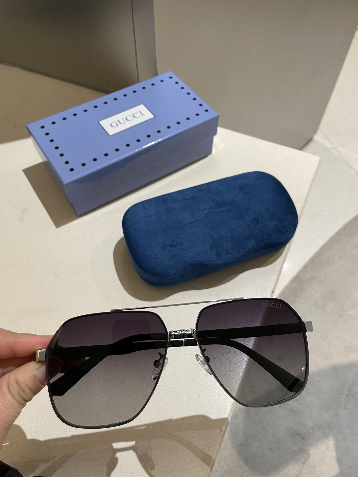 NO:247995,High-quality Gucci men's polarized sunglasses made of high-definition nylon lenses and ultra-light temples. They are not deformed, wear ultra-light, and do not press the nose. They are super 8050 glasses sunglasses, glasses, gucci19860909高品质Gucci男士偏光太阳镜材质高清尼龙镜片、超轻镜腿.不变形,戴上超轻,不压鼻,入手超赞8050眼镜墨镜太阳镜,眼镜,gucci,glasses