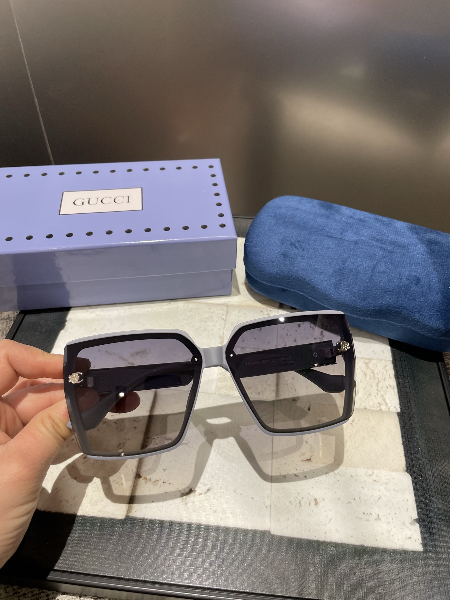 NO:247998,Gucci [Polarized Series] 2025 new polarized sunglasses with many styles. Classic square frame design, not picky about face shape, it shows its temperament whether it is matched with a coat or a dress. Polarized lenses prevent ultraviolet rays with 3005 glasses sunglasses, glasses, gucci, skirts19860909Gucci【偏光系列】 2025新款偏光太阳镜 款式多 . 经典的方框设计,不挑脸型,无论搭配大衣还是连衣裙都非常显气质 偏光镜片预防紫外线配3005眼镜墨镜太阳镜,眼镜,gucci,skirts,glasses