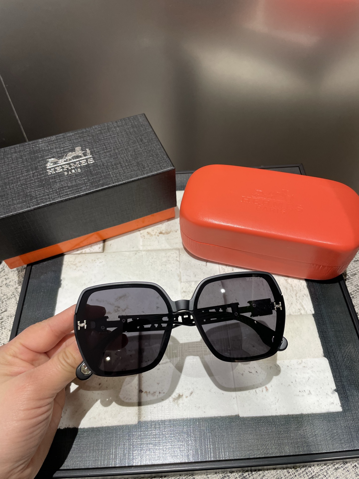 NO:254546,65 latest Hermes women's polarized sunglasses, fashionable face-cleaning, big brand style, celebrity style, live broadcast recommendations, glasses, sunglasses, glasses, hermes1986090965最新款爱马仕女士偏光墨镜 时尚修脸 大牌范 名媛风 直播推荐款 眼镜墨镜太阳镜,眼镜,hermes,glasses