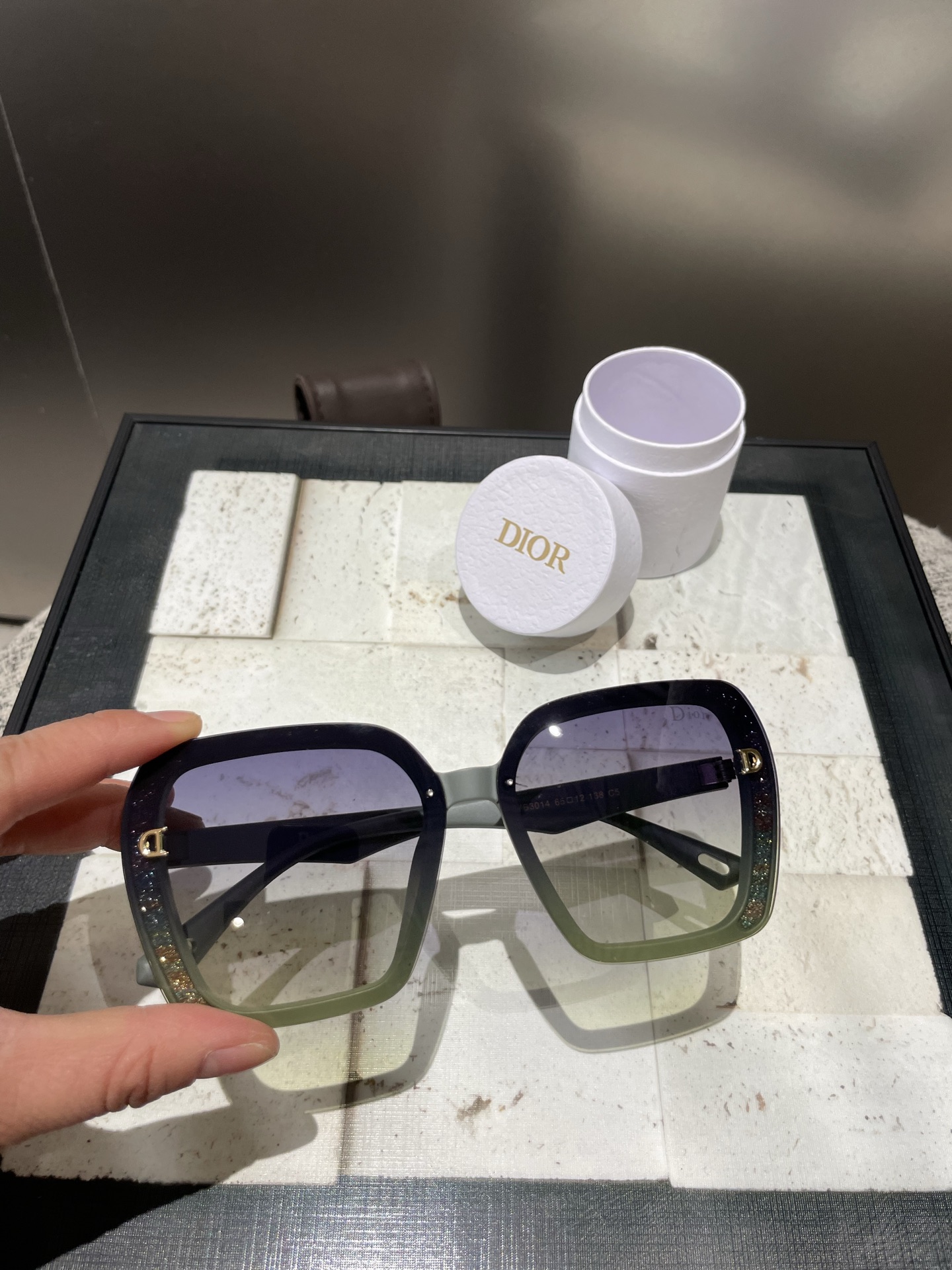 NO:250997,Dior Polaroid resin polarizer new small fragrance sunglasses reduce the burden of strong light blocking harmful light and prevent radiation travel and travel matching clothes can also be used when driving. Brand concept - popular fleeting, style forever 3014 glasses sunglasses sunglasses, glasses, dior19860909Dior宝丽来树脂偏光镜新款小香太阳镜减轻强光负担遮挡有害光线防辐射出行旅游搭配衣服必备品开车也可以用哦品牌理念-流行稍纵即逝,风格永存3014眼镜墨镜太阳镜,眼镜,dior,glasses